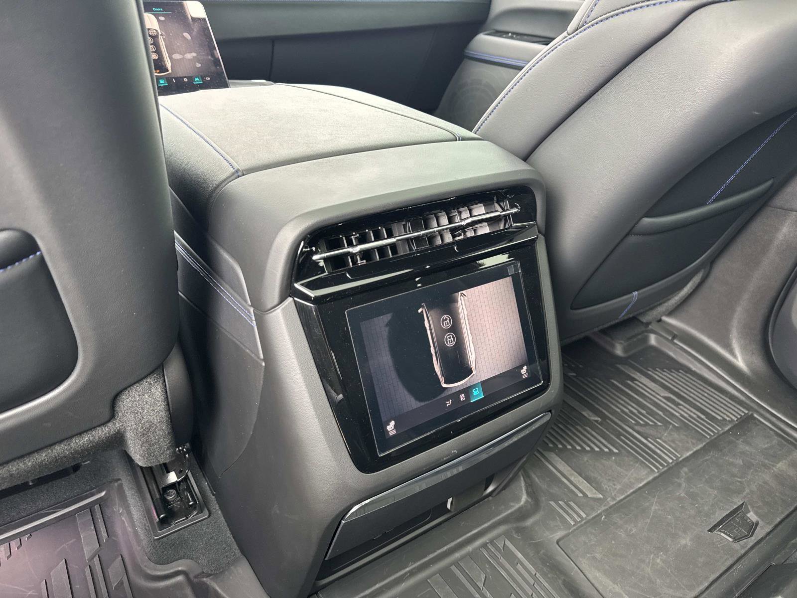 2026 Cadillac Escalade IQ Sport - Photo 18
