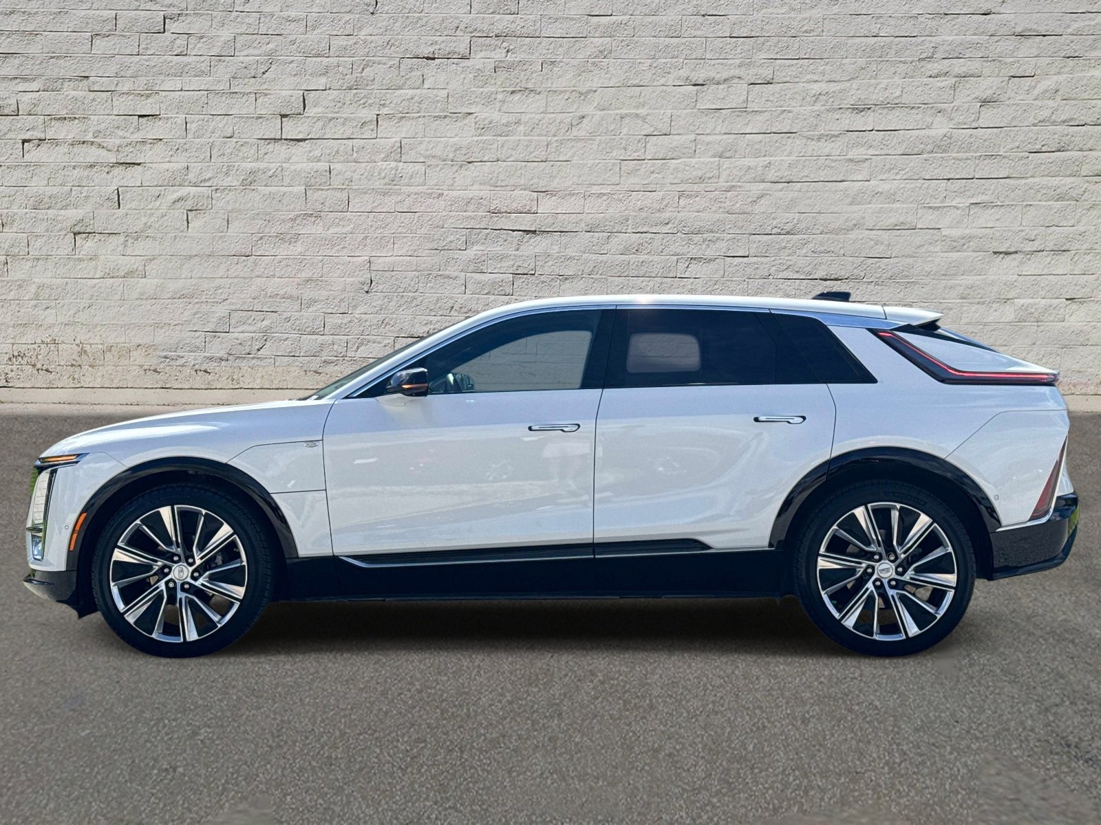 Used 2025 Cadillac LYRIQ Luxury 3 with VIN 1GYKPTRL9SZ310238 for sale in Jacksonville, FL