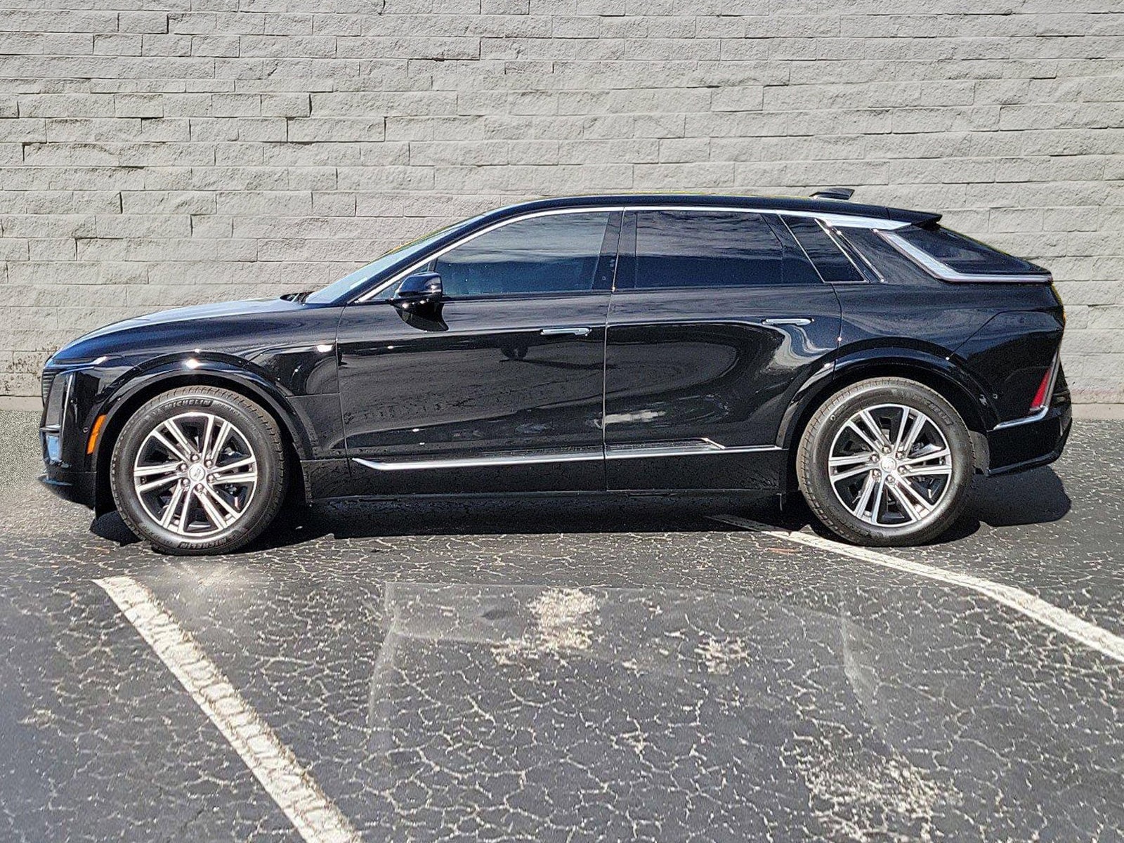 Used 2024 Cadillac LYRIQ Luxury 1 with VIN 1GYKPPRKXRZ102250 for sale in Jacksonville, FL