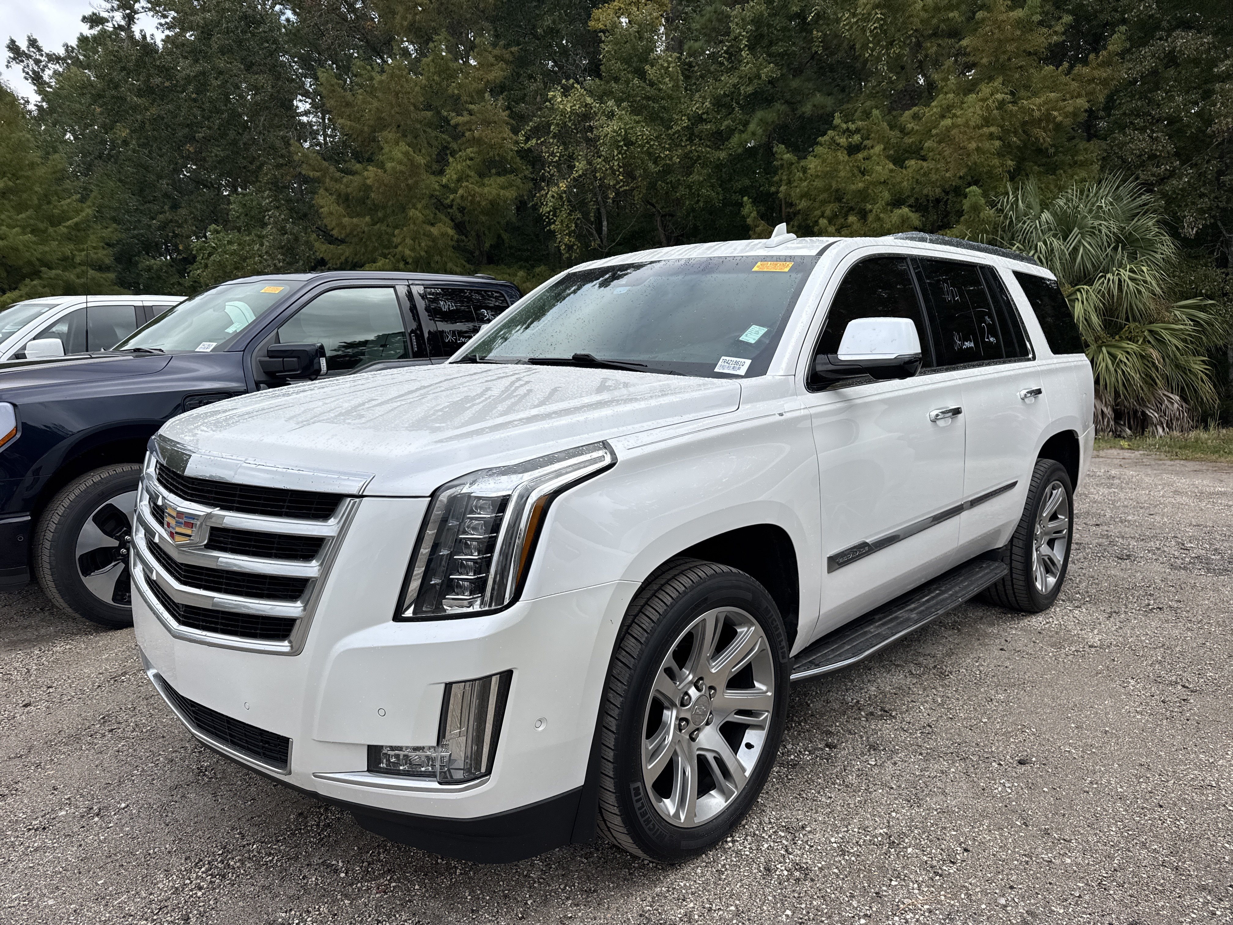  CADILLAC Escalade