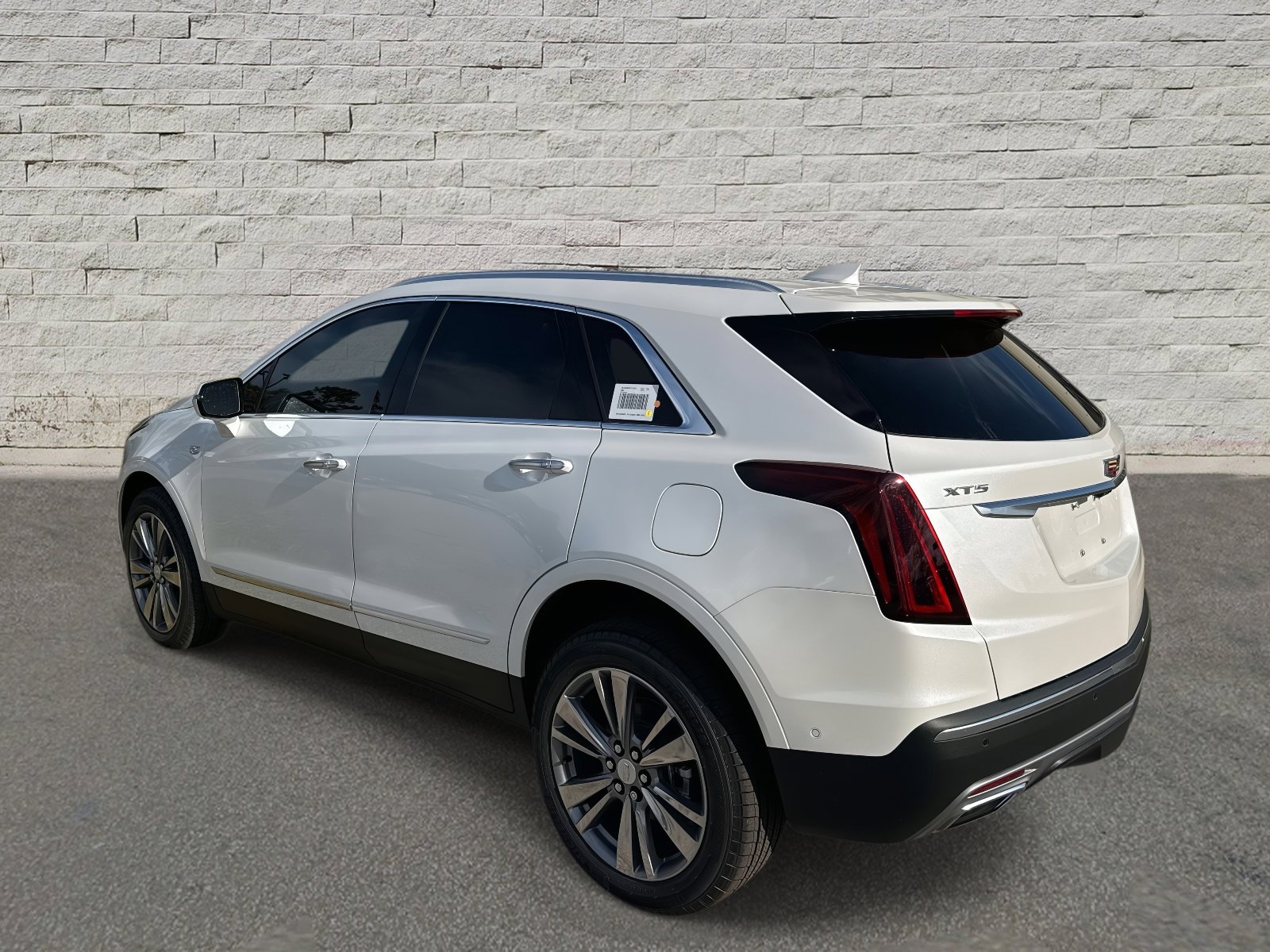 2026 Cadillac XT5 Premium Luxury photo 3