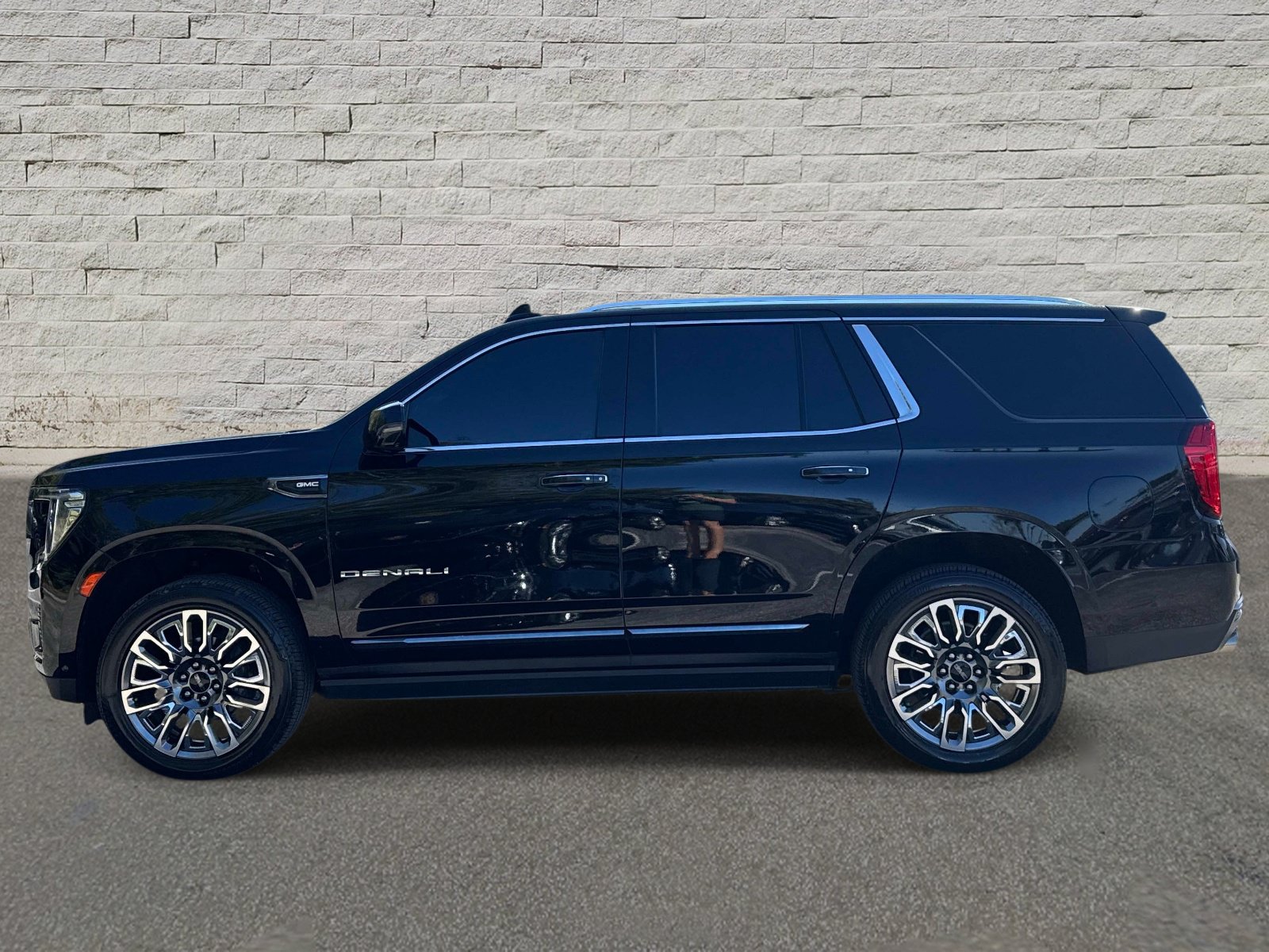Used 2024 GMC Yukon Denali Ultimate SUV