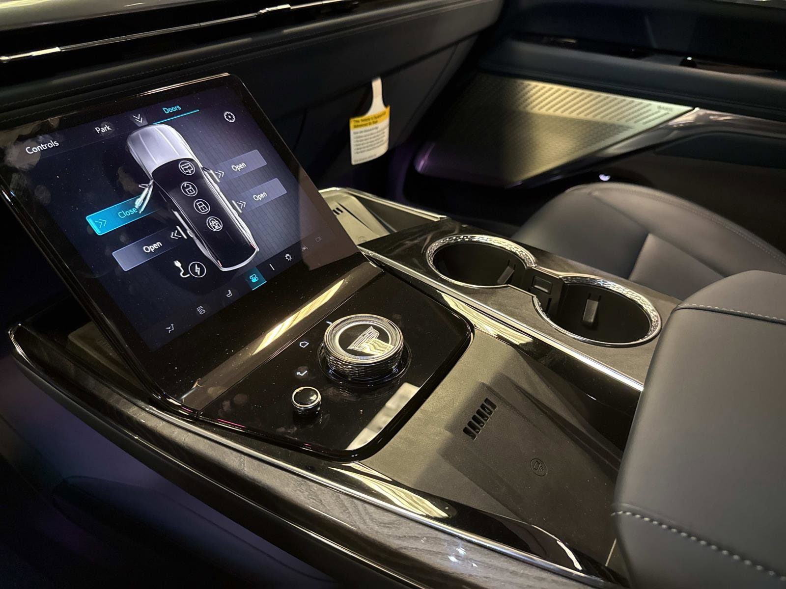 2025 Cadillac Escalade IQ Luxury 2 - Photo 22