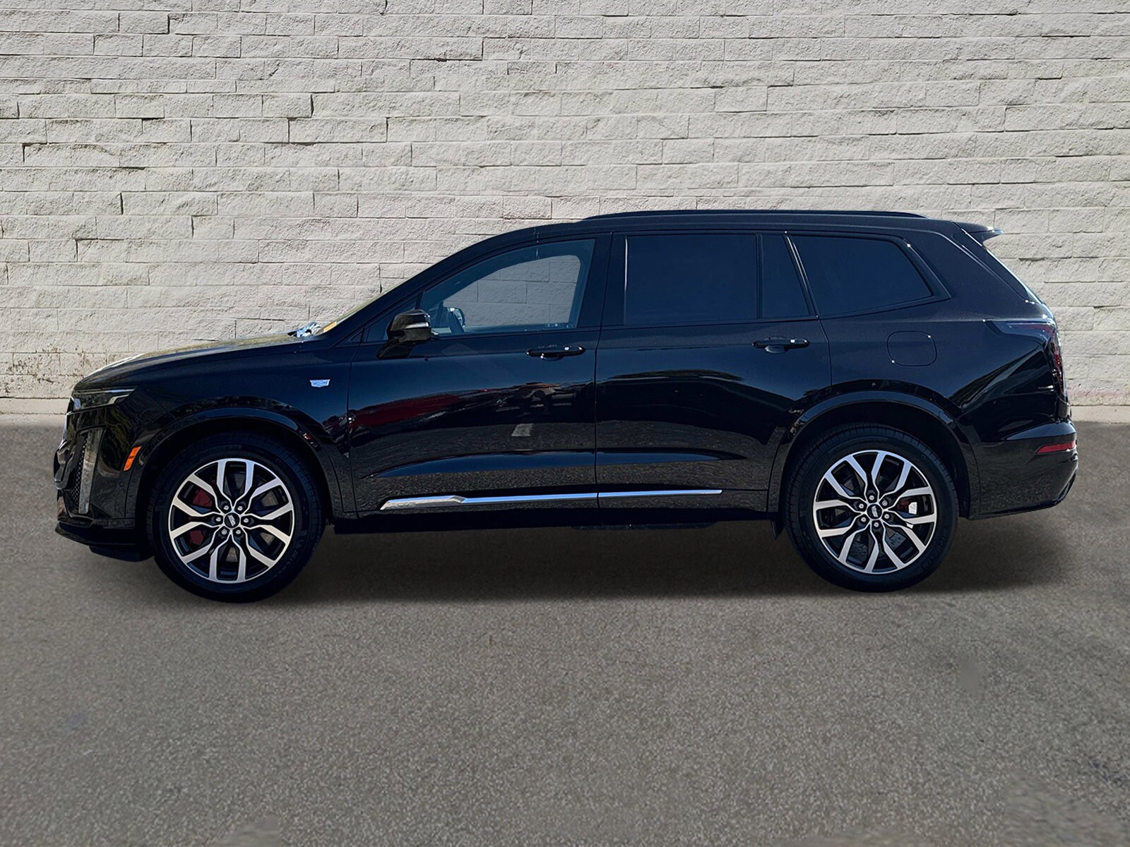 2025 Cadillac XT6 Sport photo 2