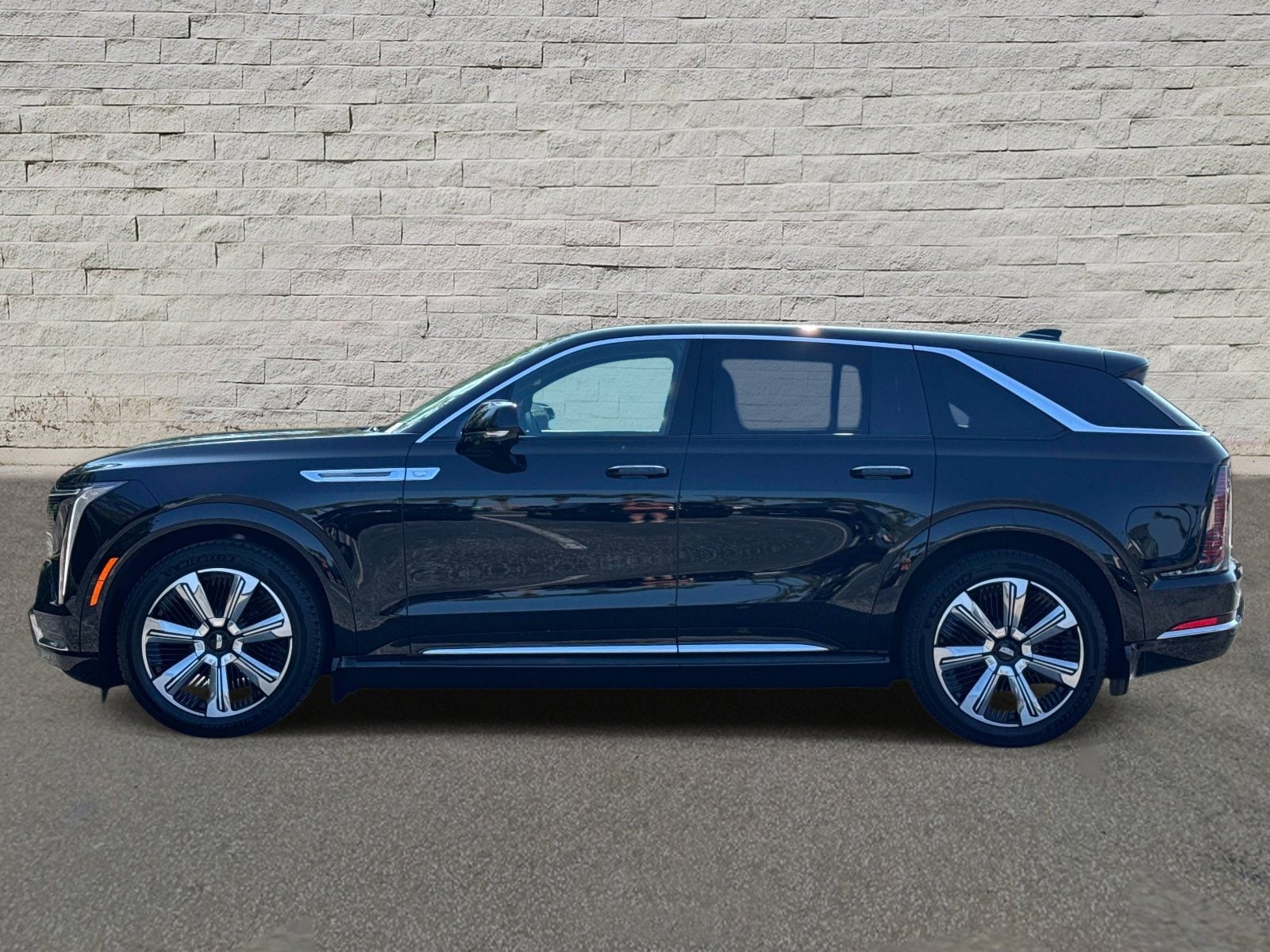 Used 2025 Cadillac Escalade IQ Luxury 2 with VIN 1GYTEDKL8SU107333 for sale in Jacksonville, FL