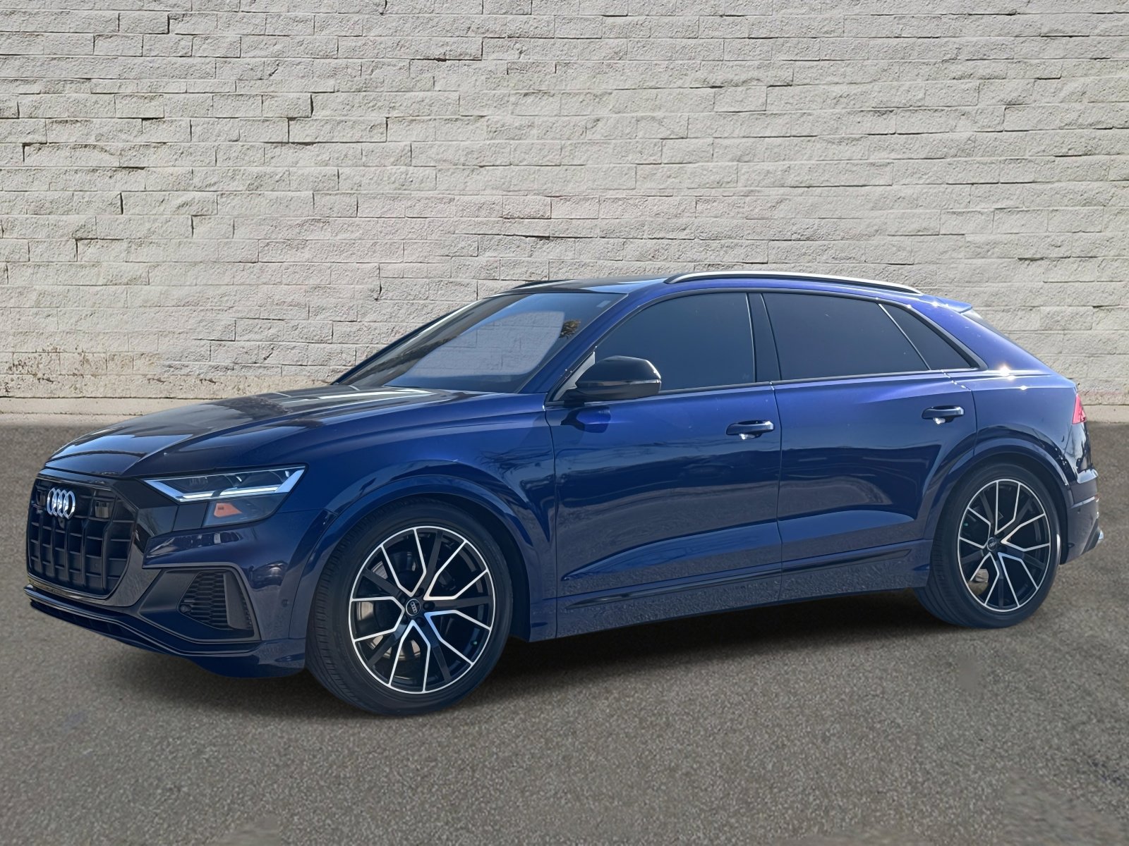 2020 Audi SQ8 Premium Plus's photo