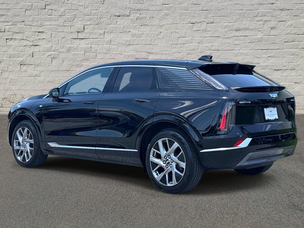 Used 2025 CADILLAC OPTIQ Luxury 2 SUV