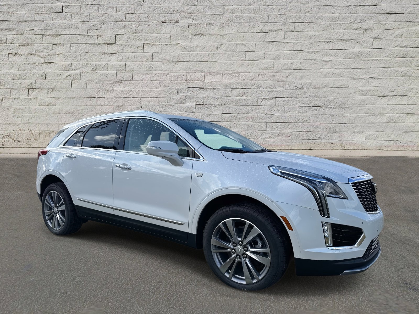 2025 Cadillac XT5 Premium Luxury photo 3