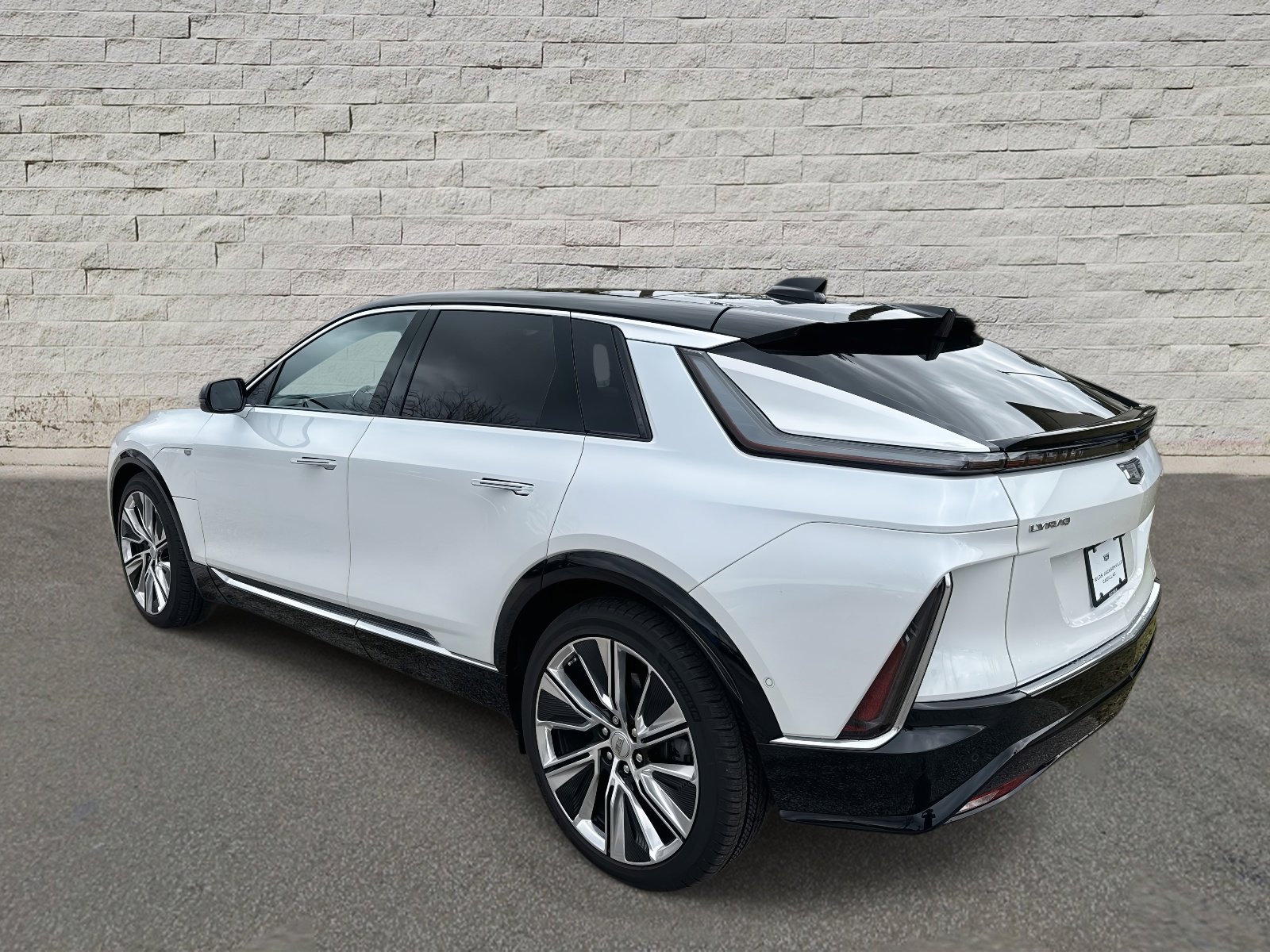 2025 Cadillac Lyriq Luxury photo 3