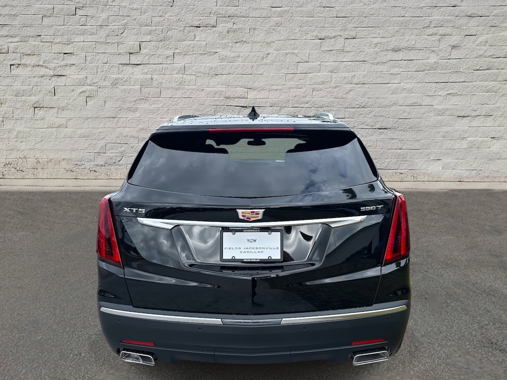 New 2026 CADILLAC XT5 Luxury SUV