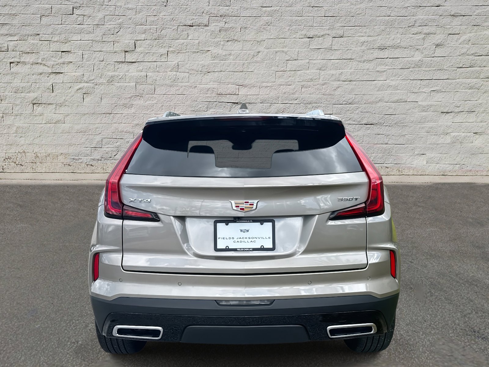 2025 Cadillac XT4 Premium Luxury photo 3
