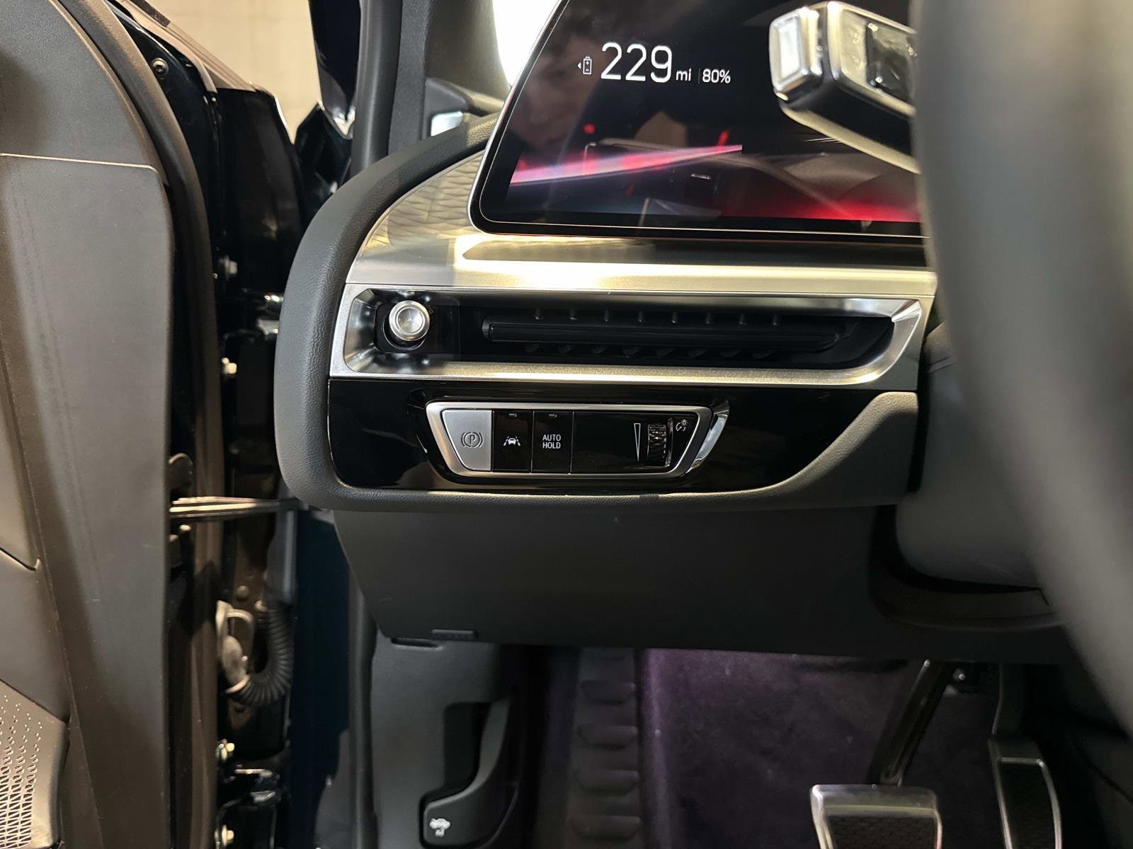2026 Cadillac LYRIQ V Premium - Photo 27