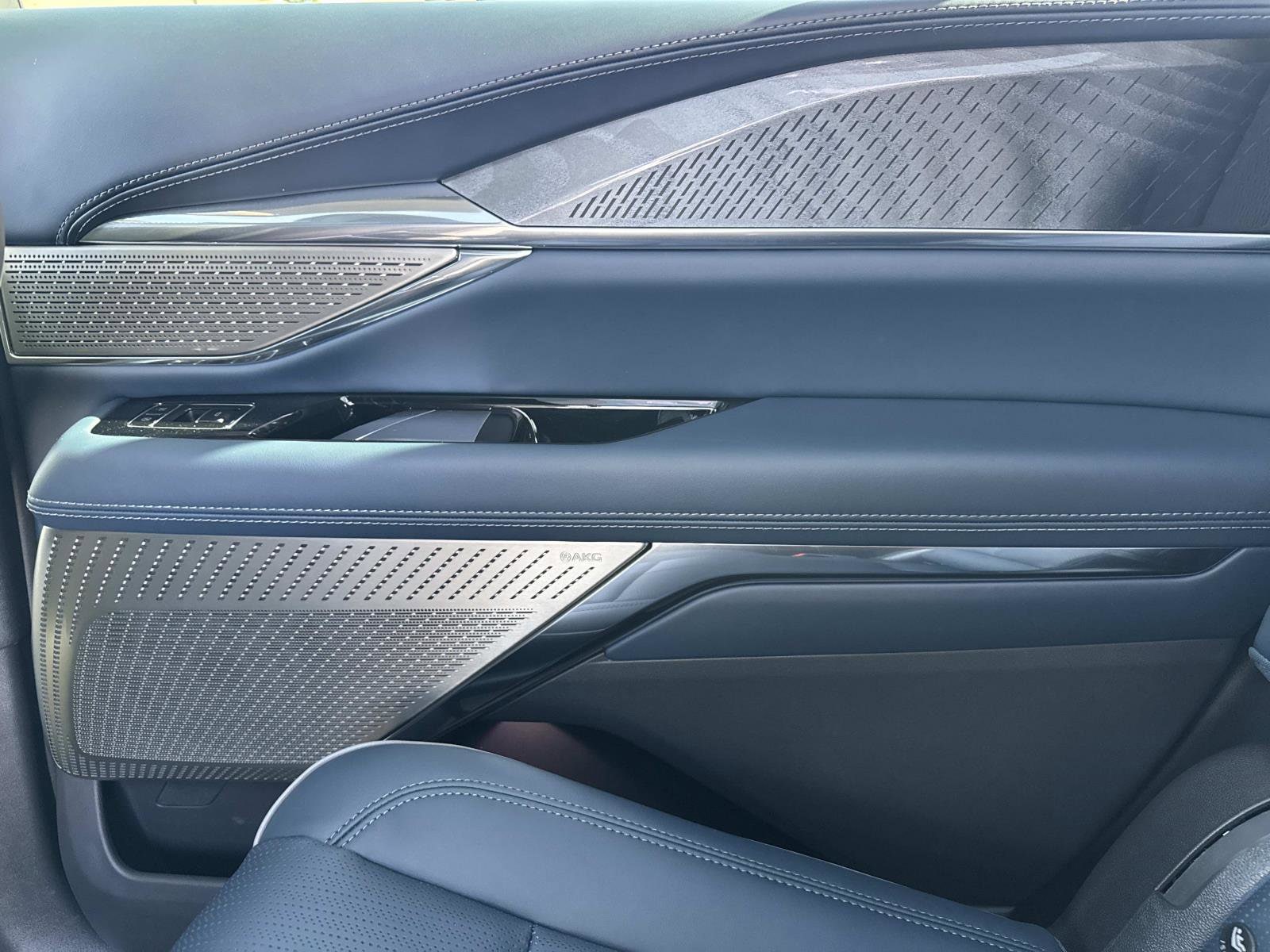 2026 Cadillac Escalade IQL Premium Luxury - Photo 16