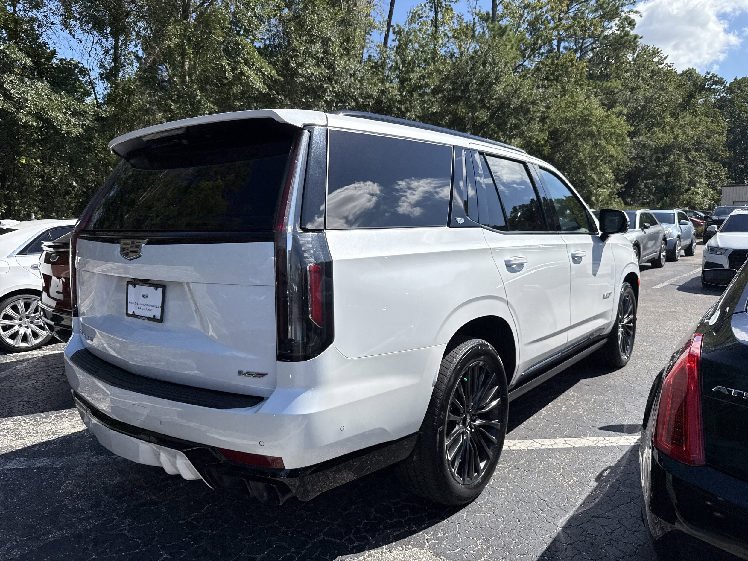 2023 Cadillac Escalade photo 4