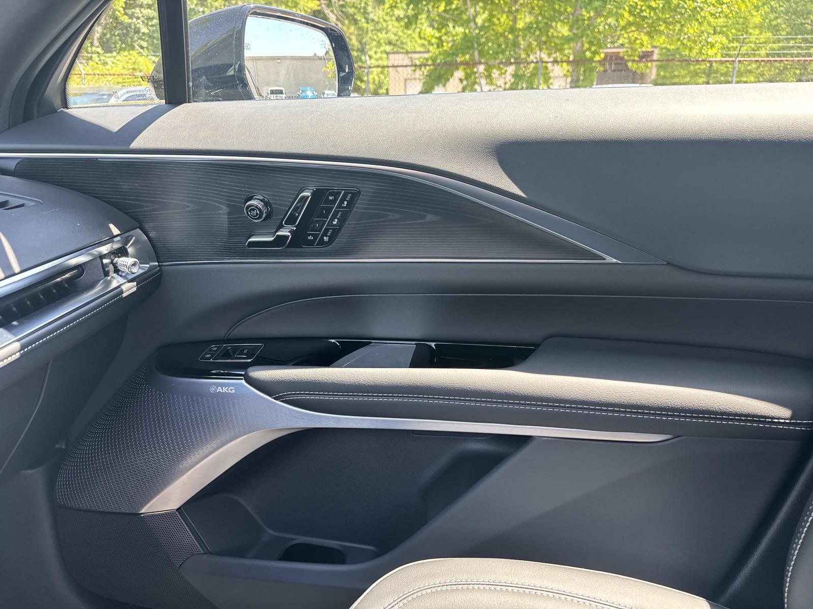 2026 Cadillac LYRIQ Signature Sport - Photo 22