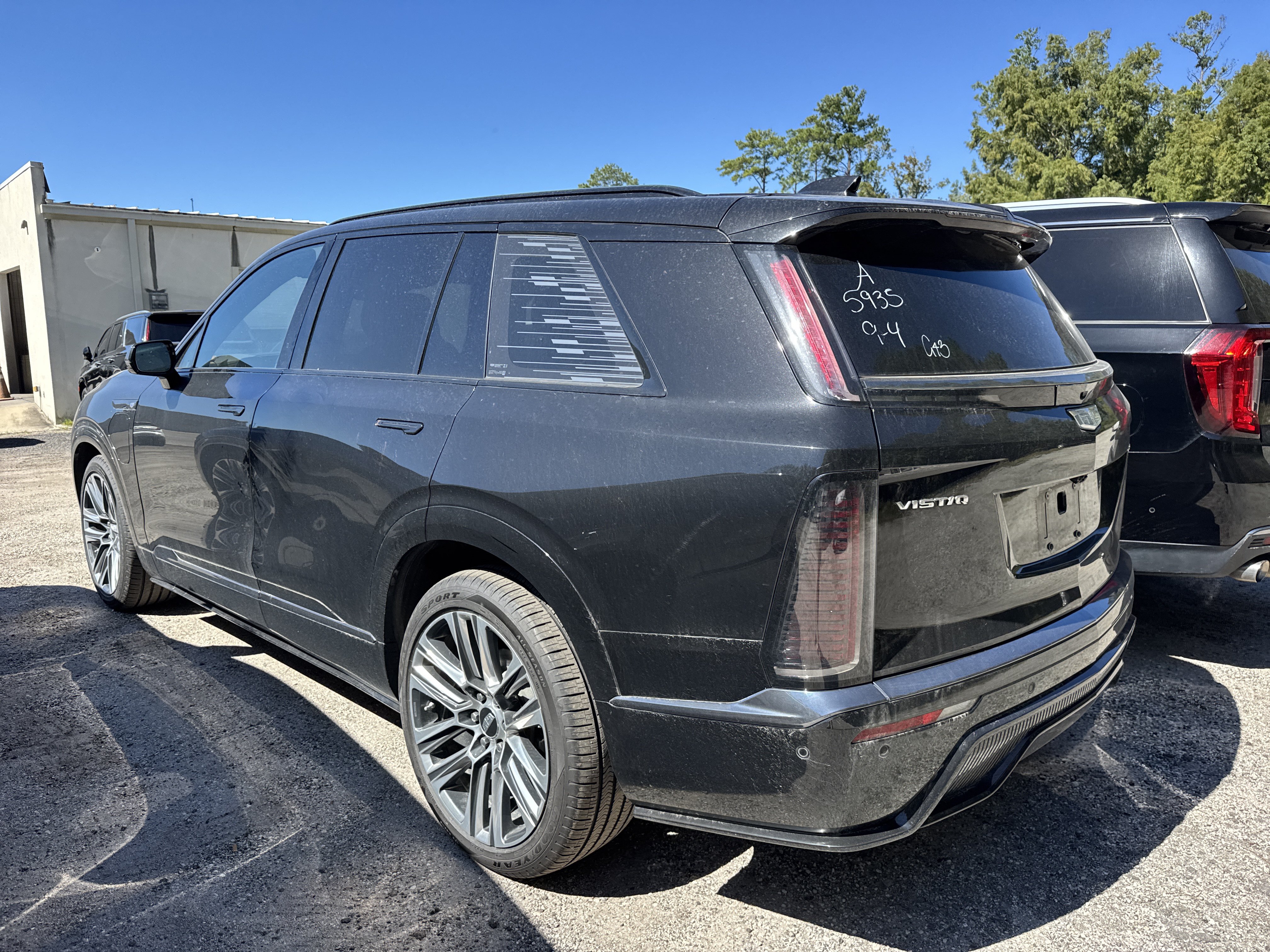 Used 2026 CADILLAC VISTIQ Platinum SUV