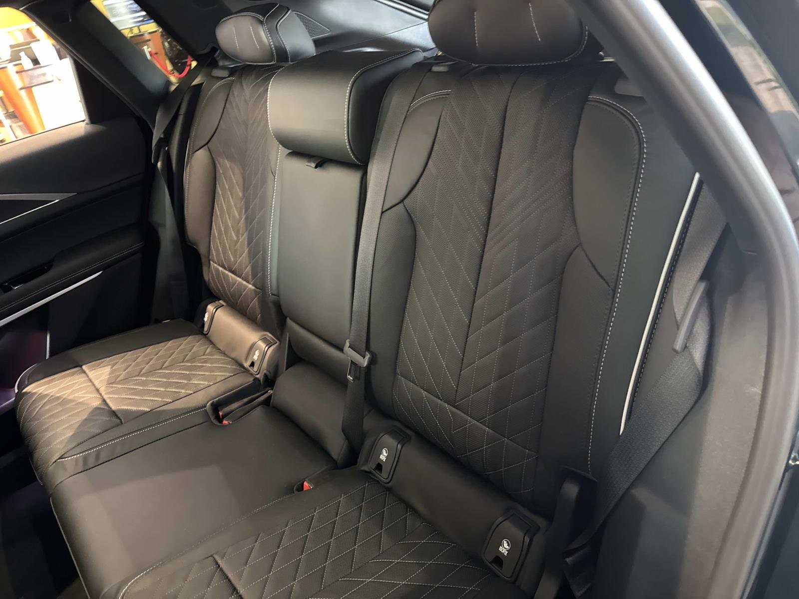 2026 Cadillac LYRIQ V Premium - Photo 11