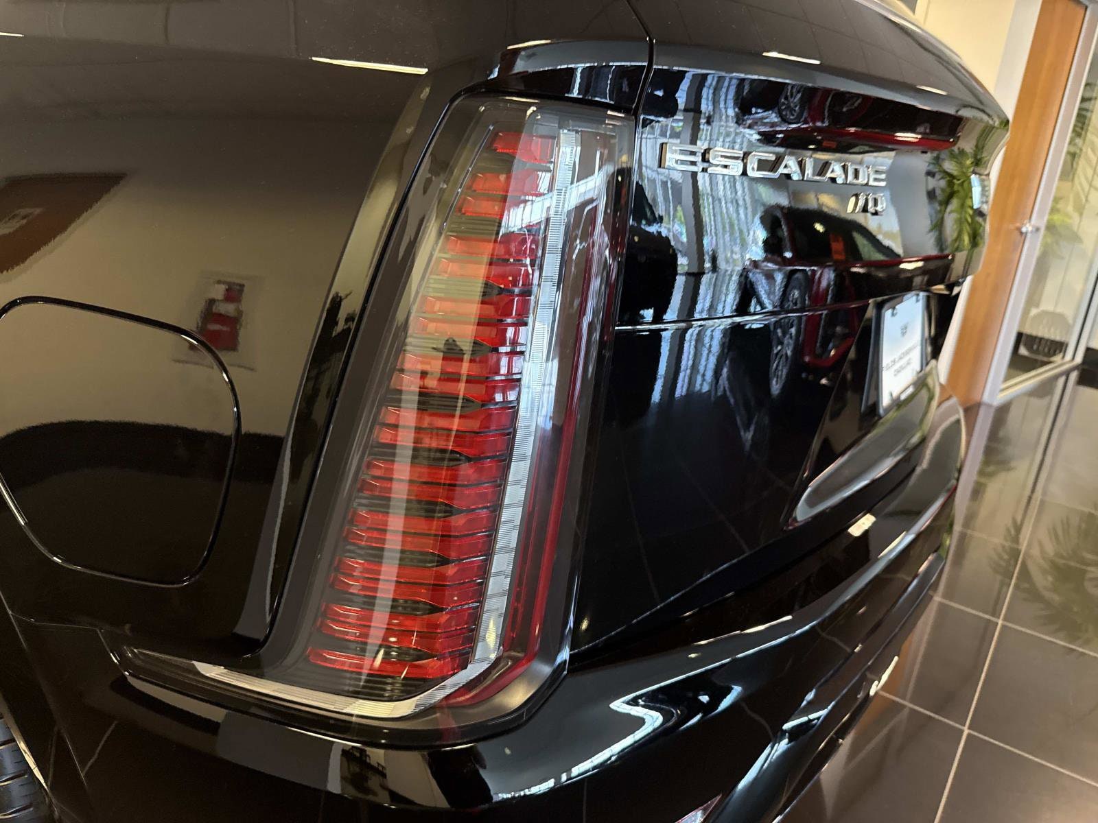 2025 Cadillac Escalade IQ Luxury 2 - Photo 10