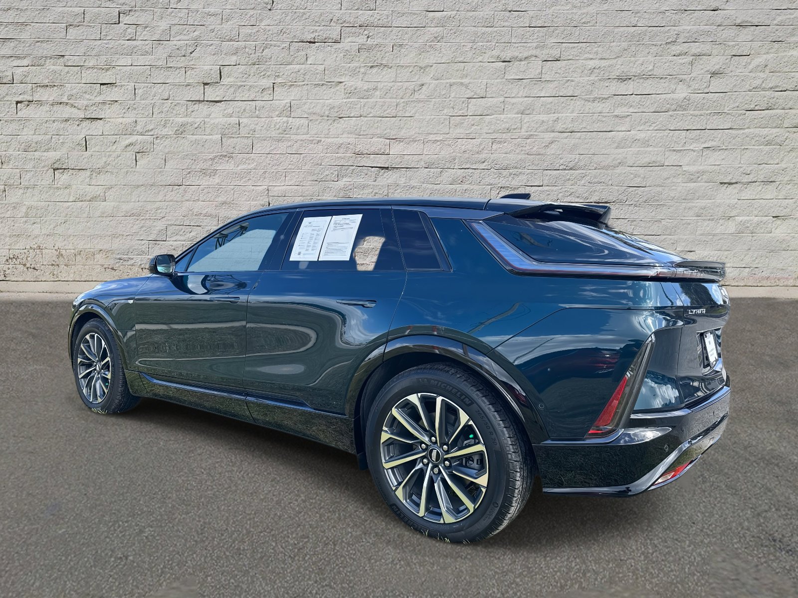 2024 Cadillac Lyriq Sport photo 3