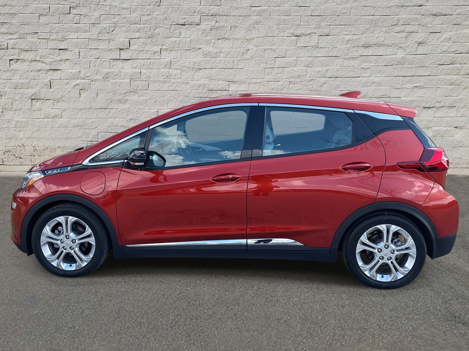 Used 2021 Chevrolet Bolt EV LT with VIN 1G1FY6S08M4100180 for sale in Jacksonville, FL