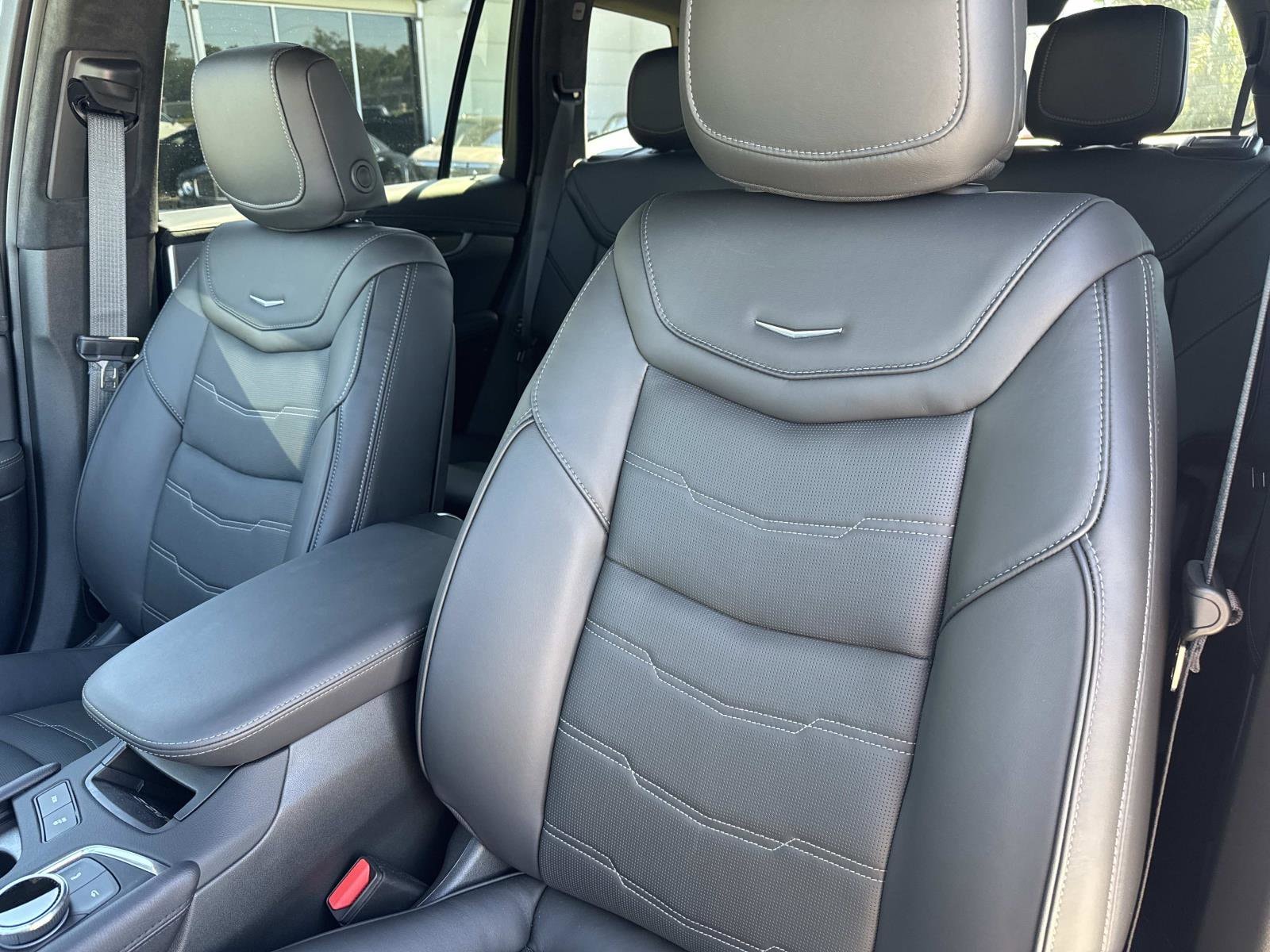 2025 Cadillac XT6 Premium Luxury - Photo 25