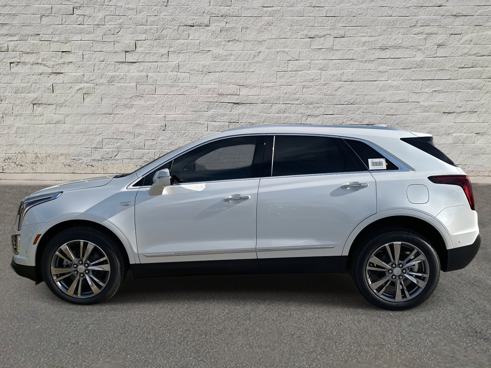 2026 Cadillac XT5 Premium Luxury photo 2