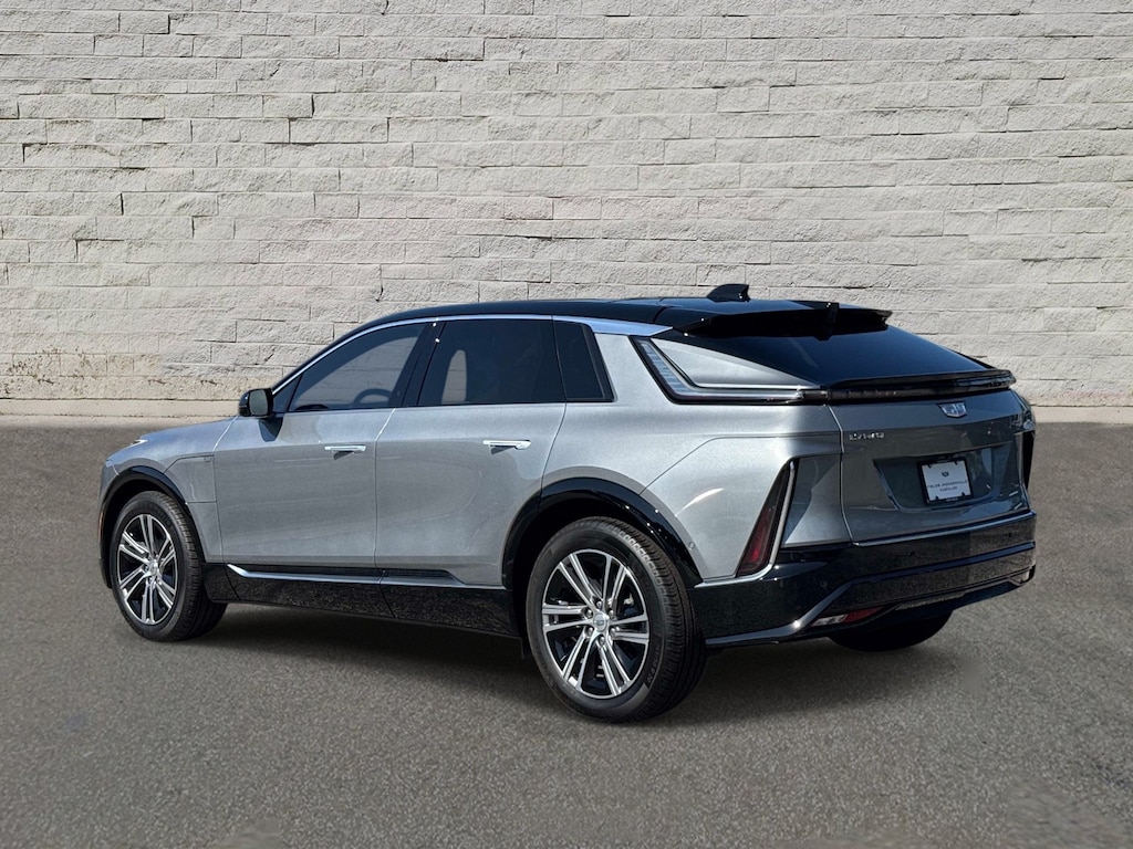 New 2026 CADILLAC LYRIQ Luxury SUV