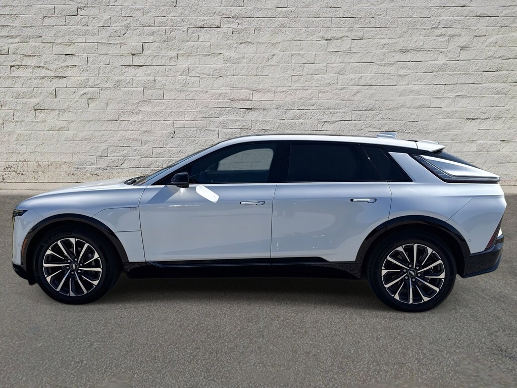 New 2025 CADILLAC LYRIQ Sport 1 SUV