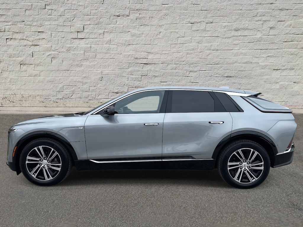 New 2025 CADILLAC LYRIQ Luxury 1 SUV