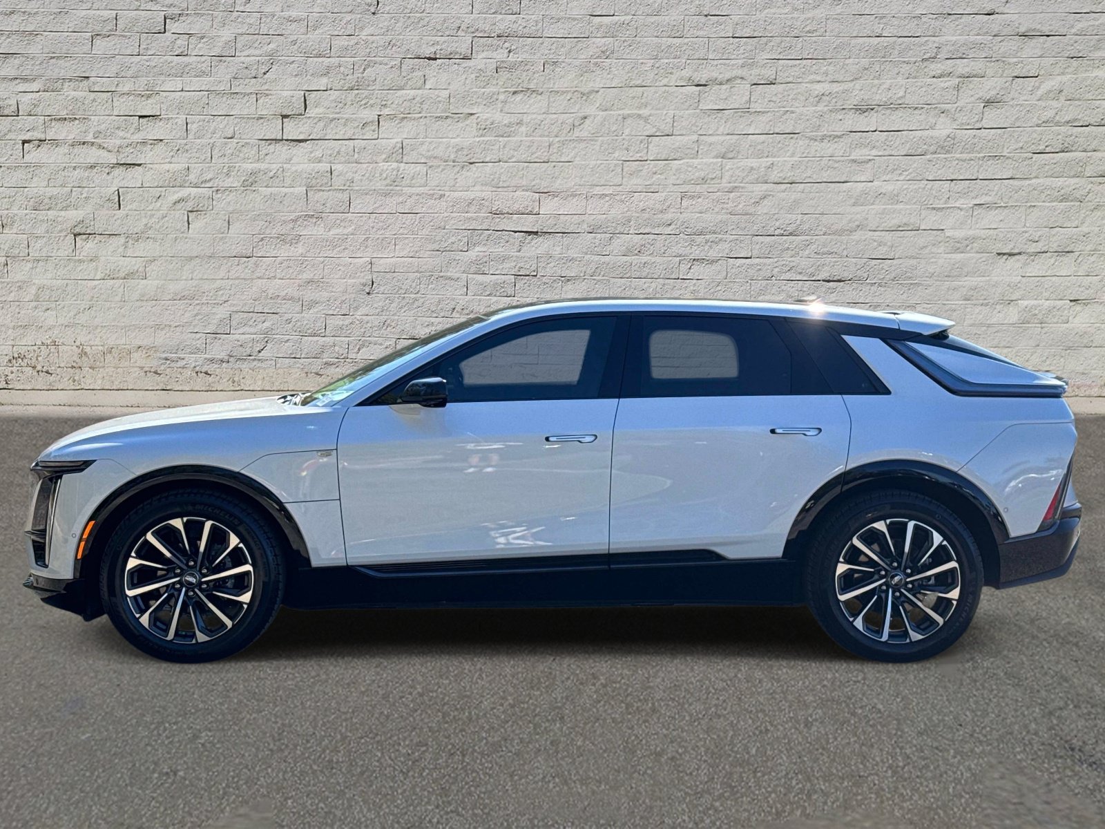 Used 2025 Cadillac LYRIQ Sport 1 with VIN 1GYKPURK5SZ302196 for sale in Jacksonville, FL