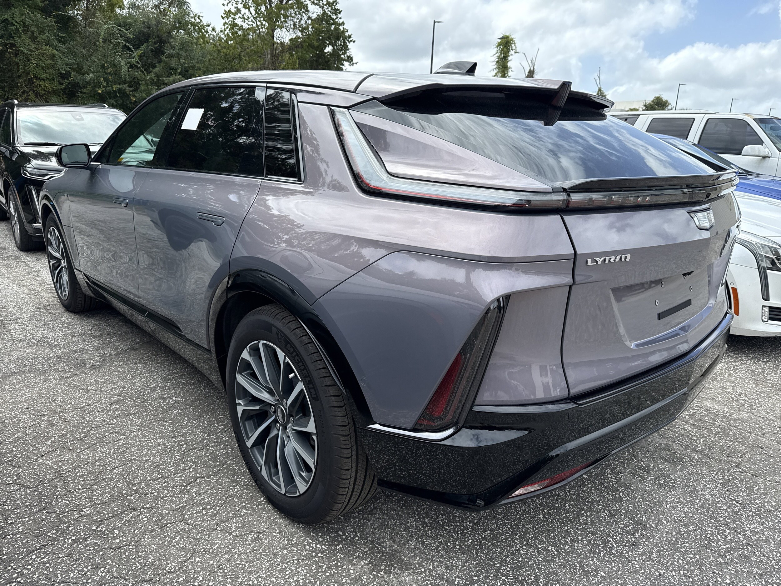 2024 Cadillac Lyriq Sport photo 2