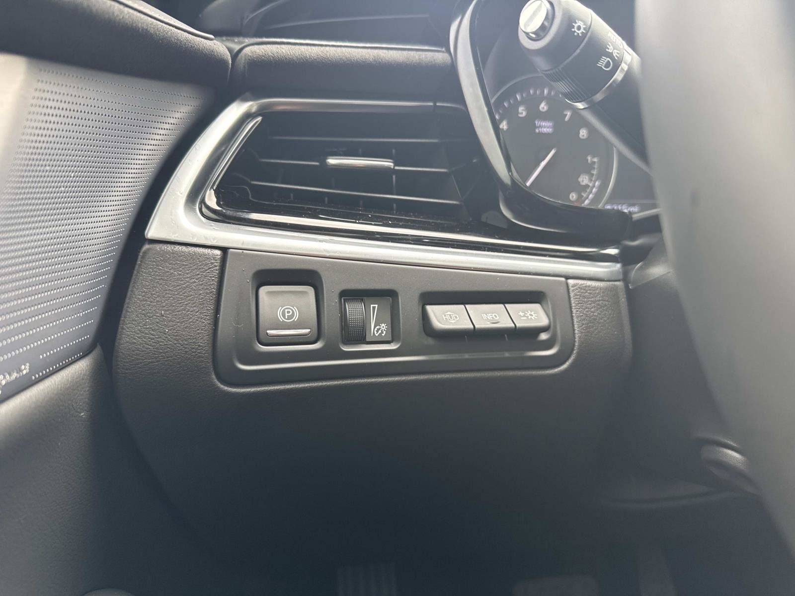 2025 Cadillac XT6 Premium Luxury - Photo 31