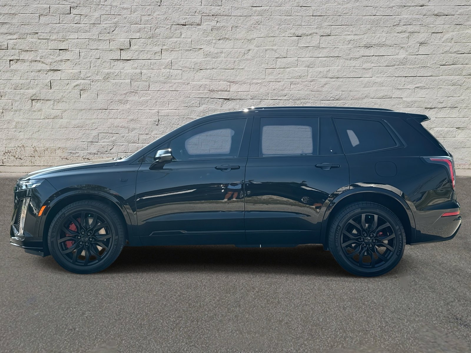 2024 Cadillac XT6 Sport photo 2