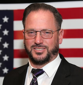 Staff member Paul Henrich from ID_8976d8eac26c