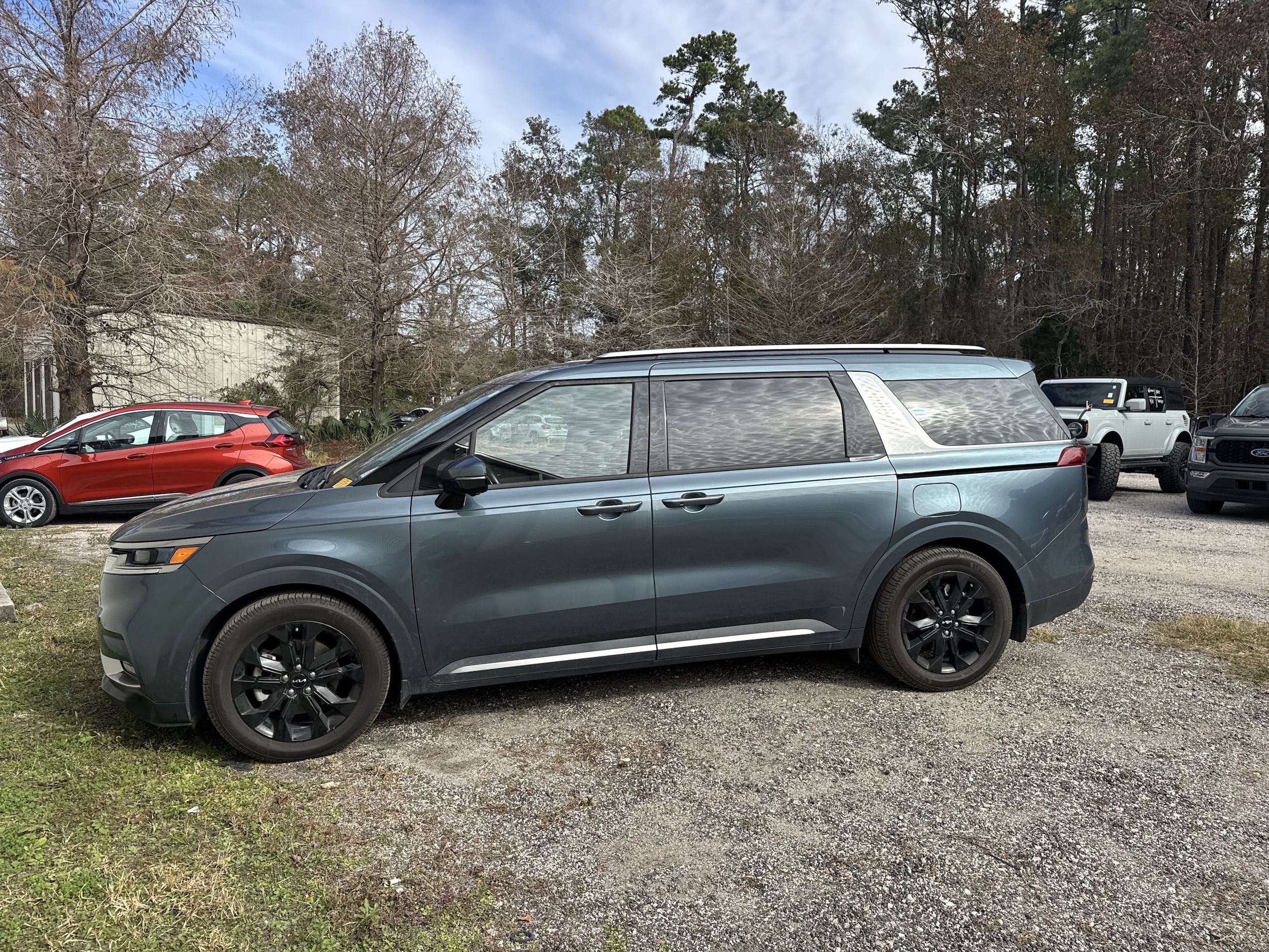 2023 Kia Carnival SX's photo