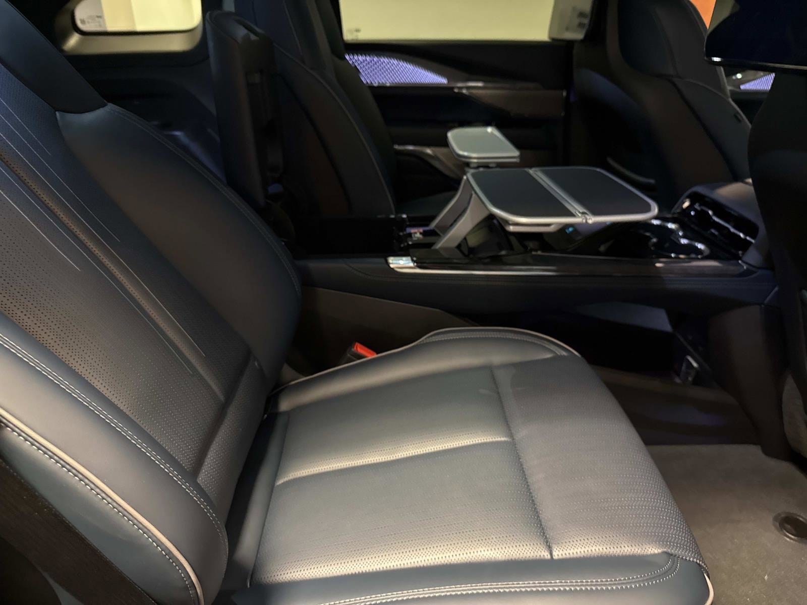 2025 Cadillac Escalade IQ Luxury 2 - Photo 28