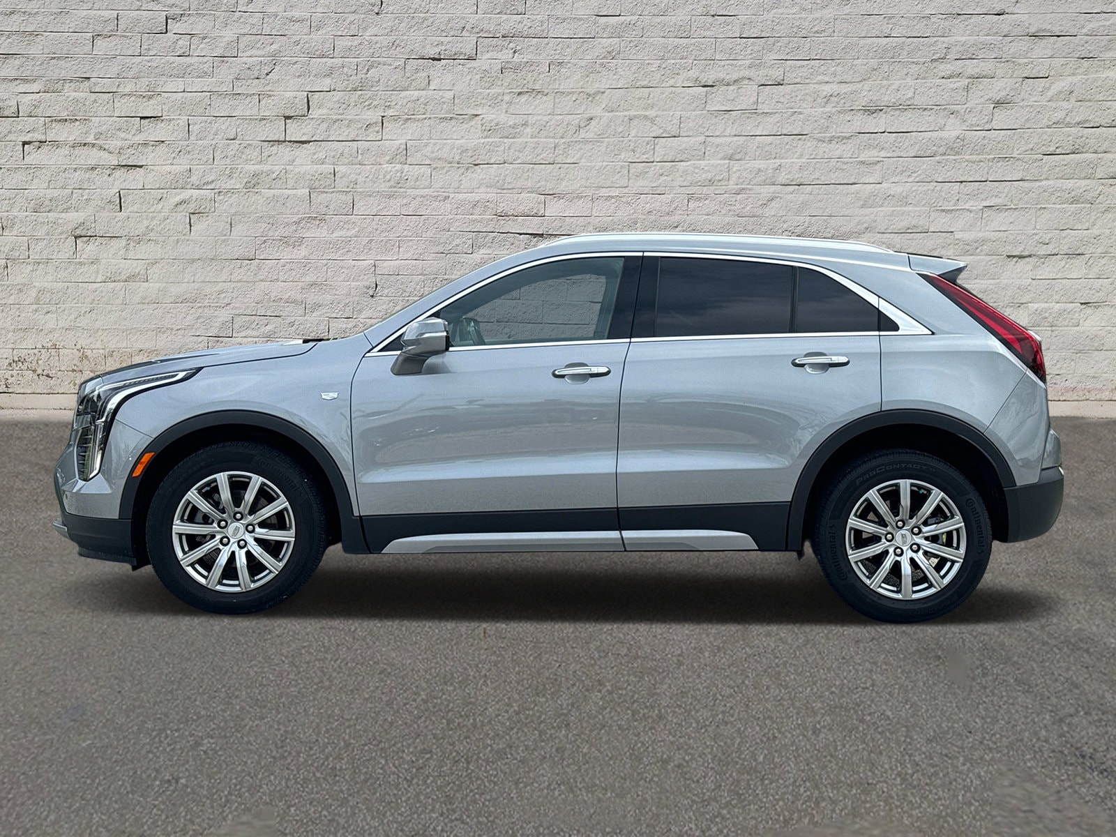 Used 2023 Cadillac XT4 Premium Luxury with VIN 1GYFZDR49PF122922 for sale in Jacksonville, FL