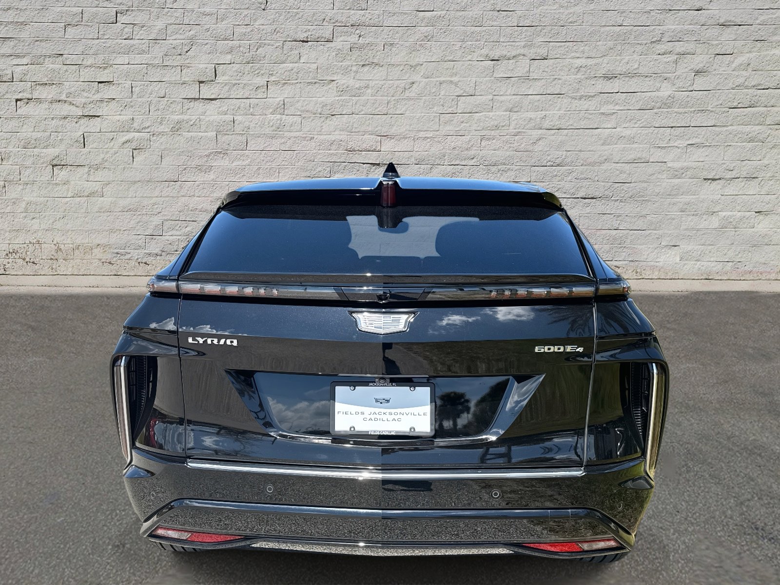 2025 Cadillac Lyriq Luxury photo 4