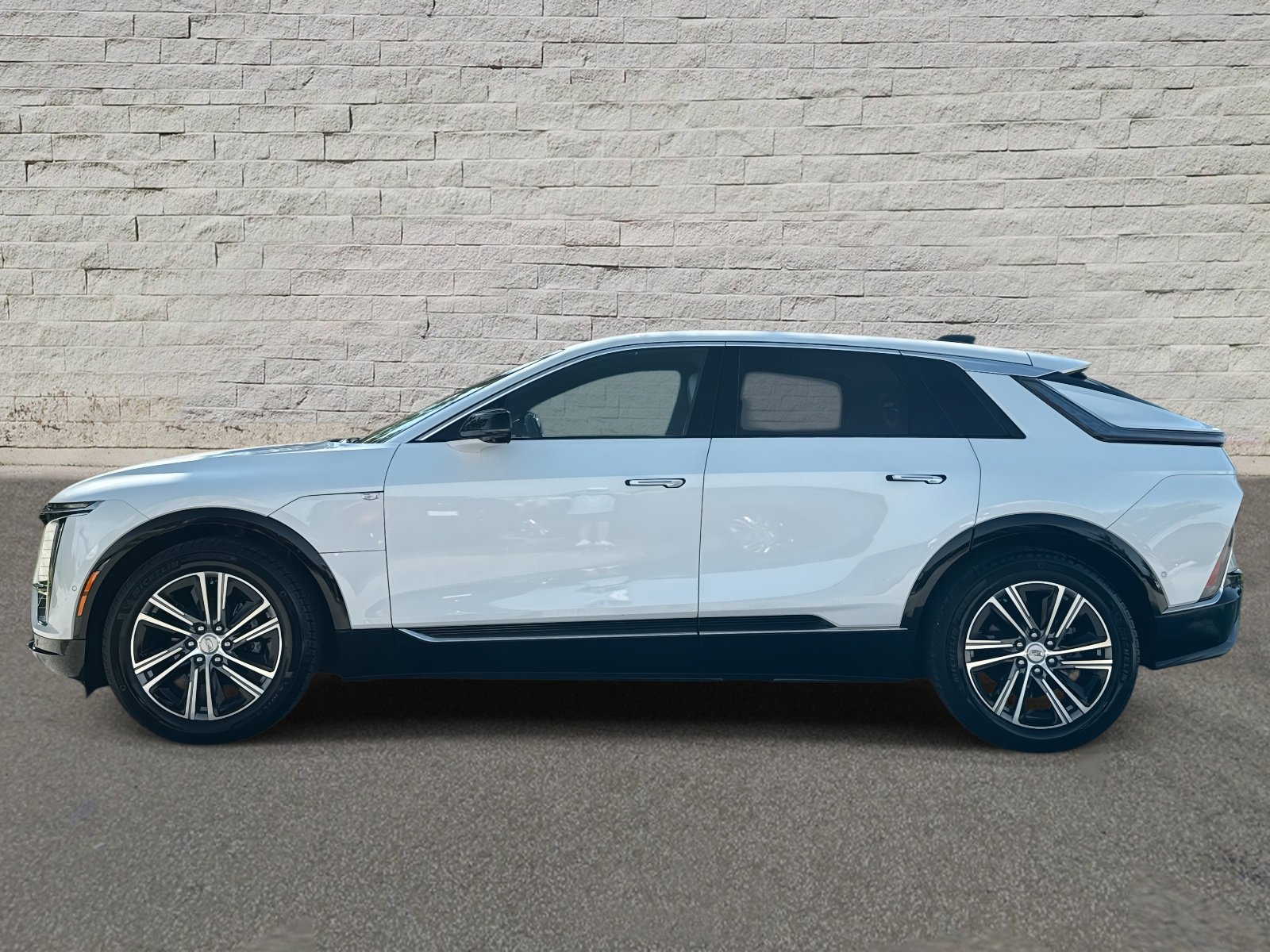 Used 2024 Cadillac LYRIQ Luxury 2 with VIN 1GYKPRRL1RZ121242 for sale in Orlando, FL