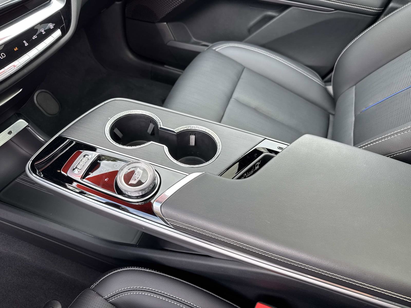 2025 Cadillac LYRIQ Luxury 1 - Photo 27