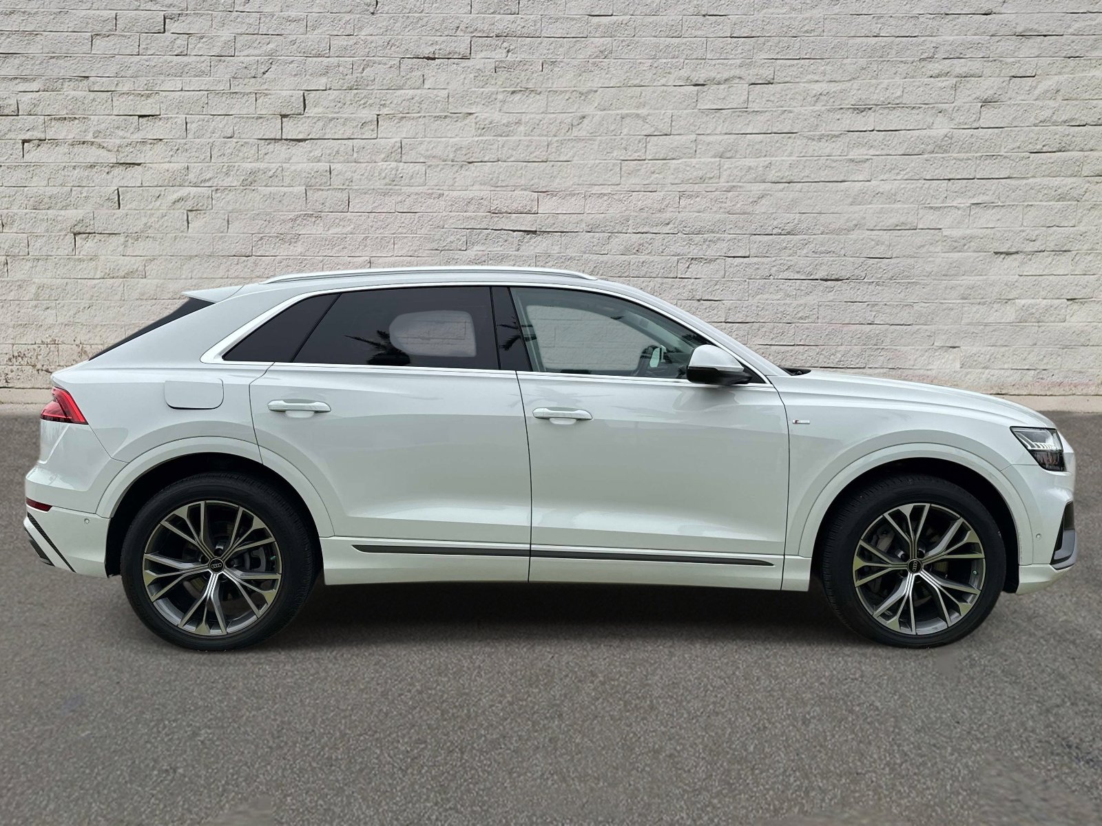 2023 Audi Q8 Premium Plus - Photo 6