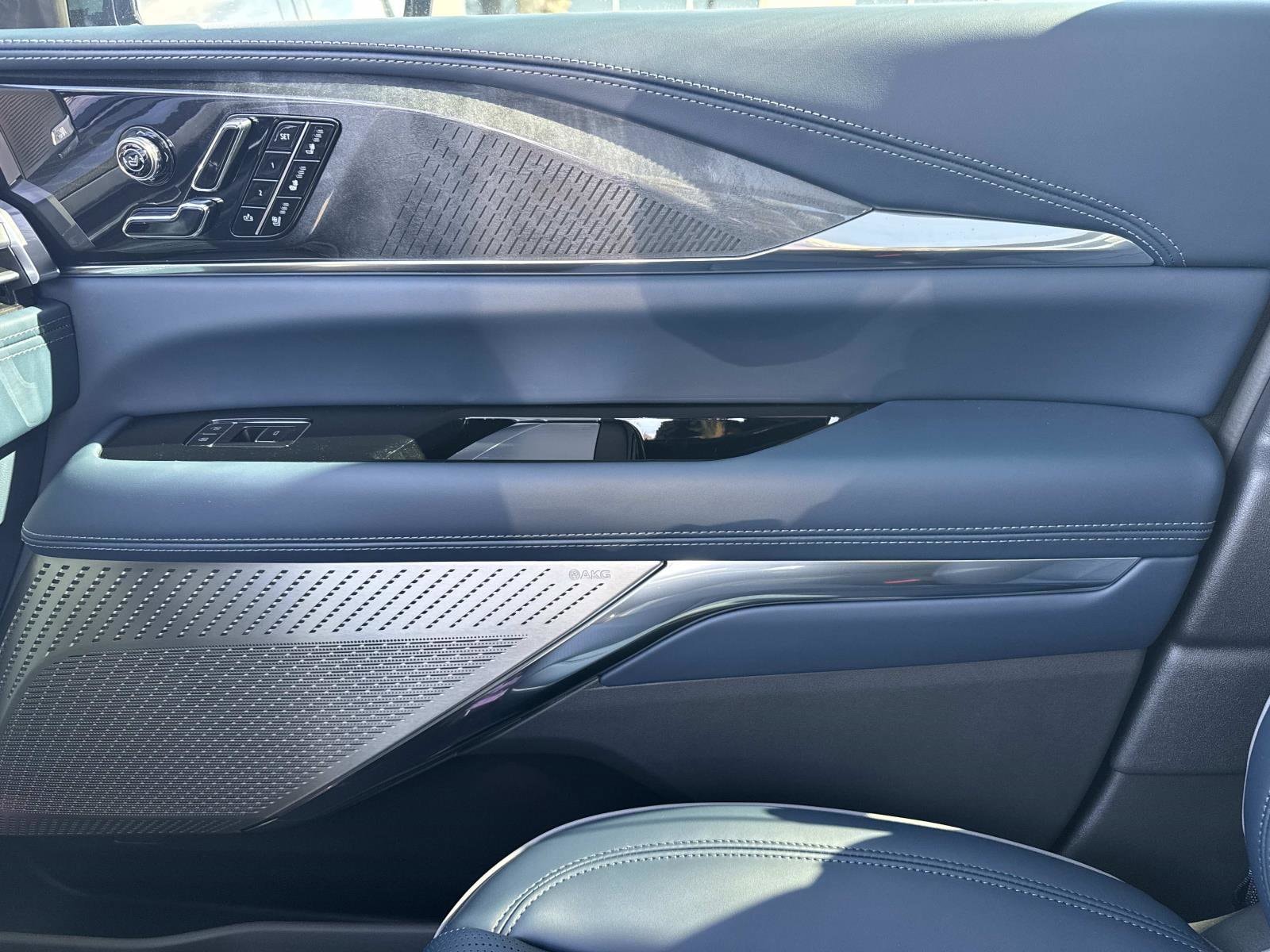 2026 Cadillac Escalade IQL Premium Luxury - Photo 25