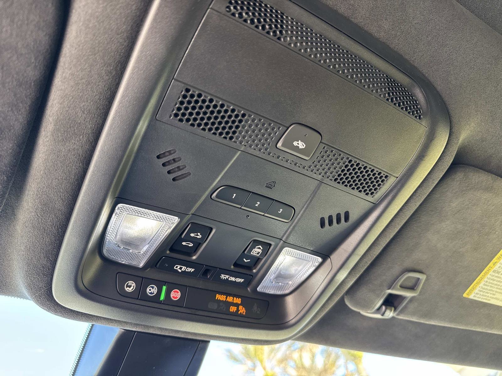 2025 Cadillac XT6 Premium Luxury - Photo 16