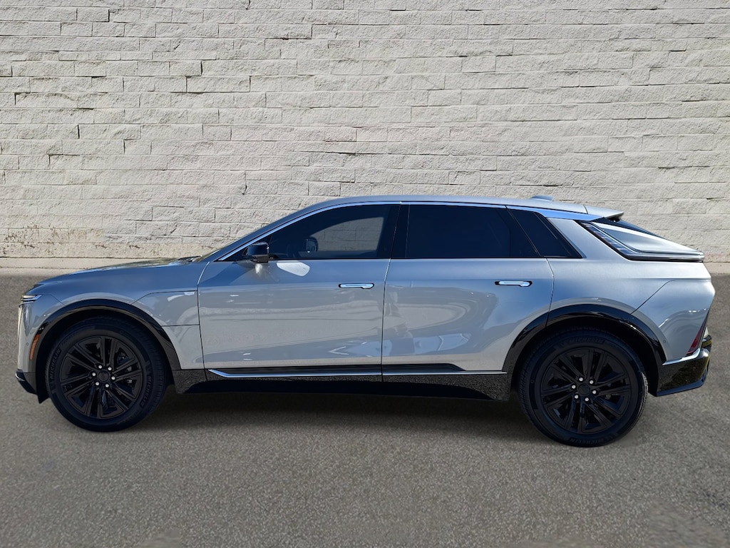 New 2025 CADILLAC LYRIQ Luxury 1 SUV