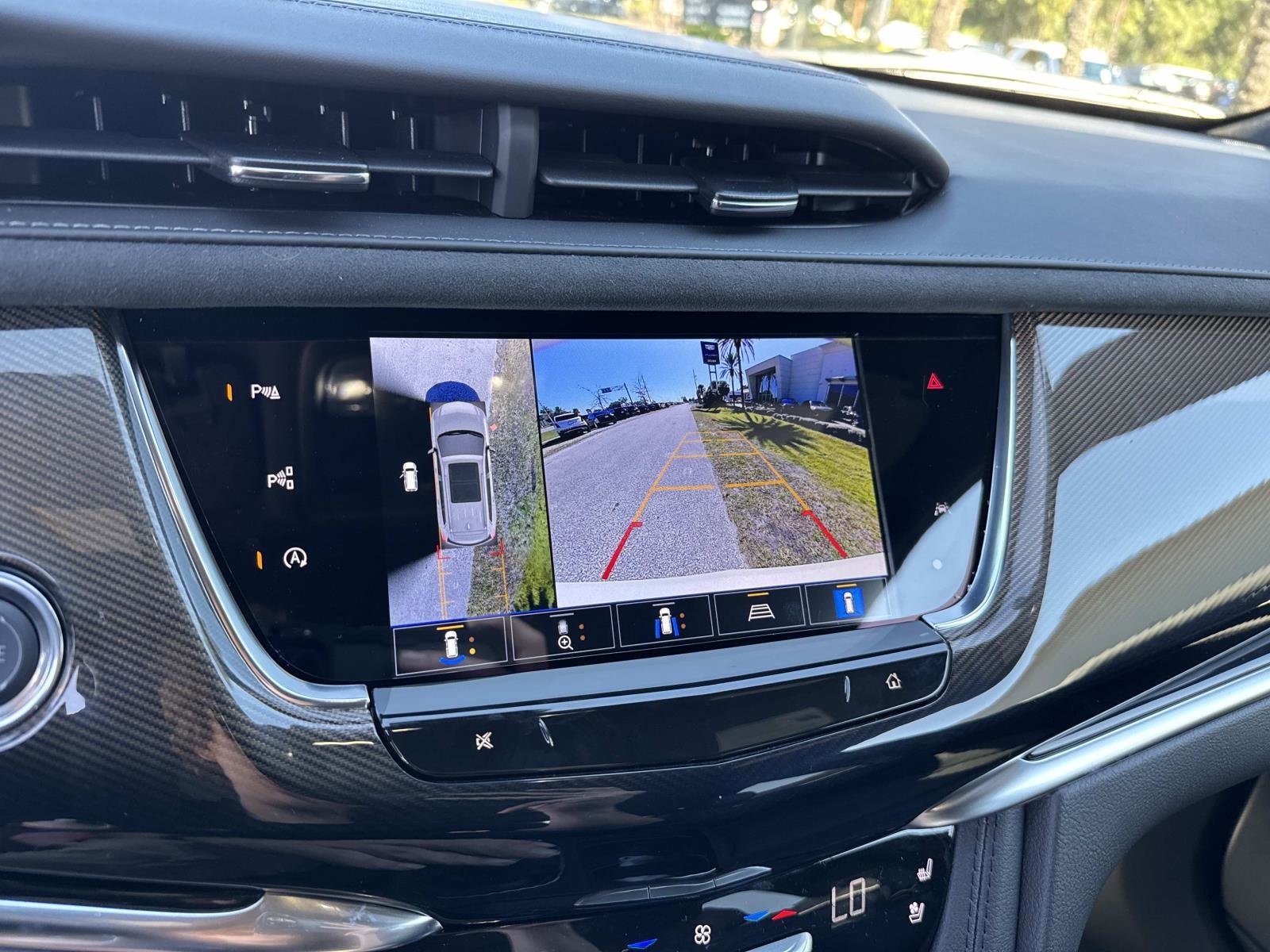 2025 Cadillac XT6 Premium Luxury - Photo 30