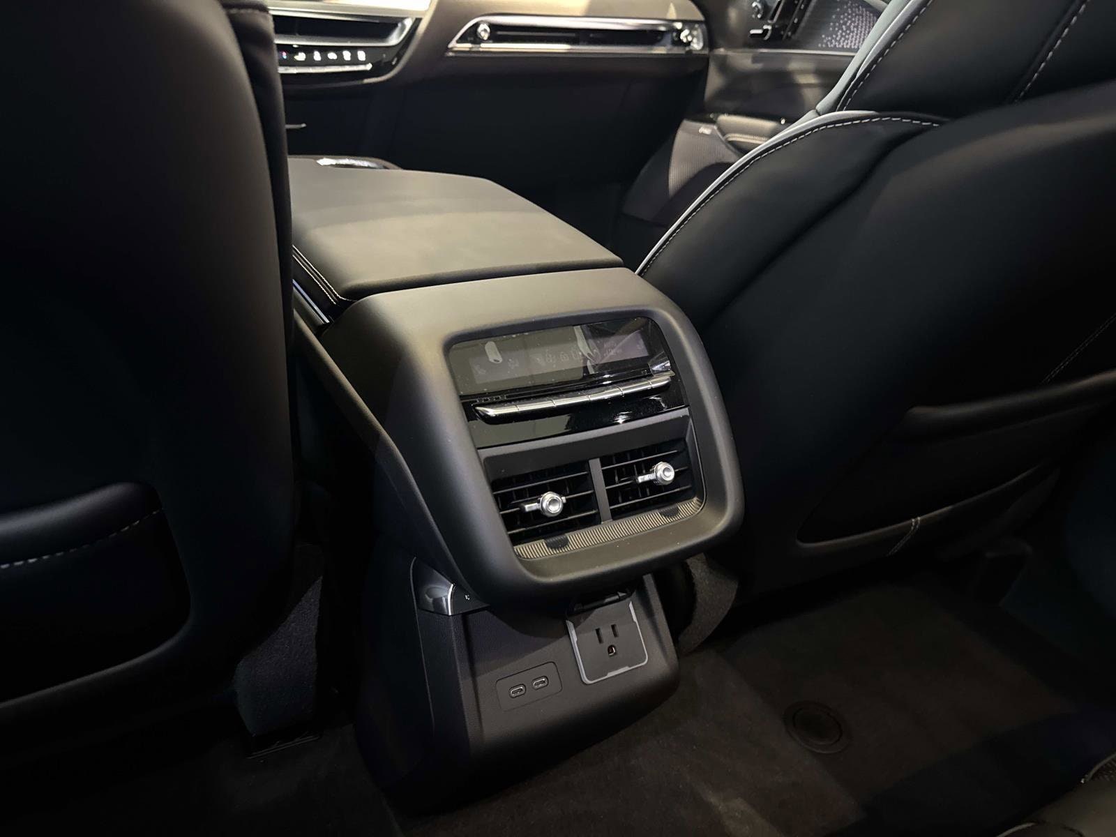 2026 Cadillac LYRIQ V Premium - Photo 14