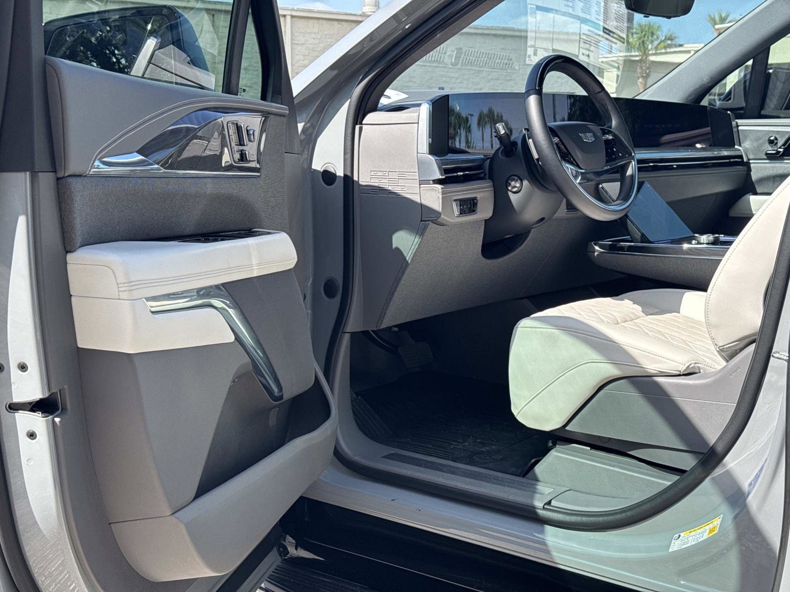 2026 Cadillac Escalade IQ Luxury - Photo 13