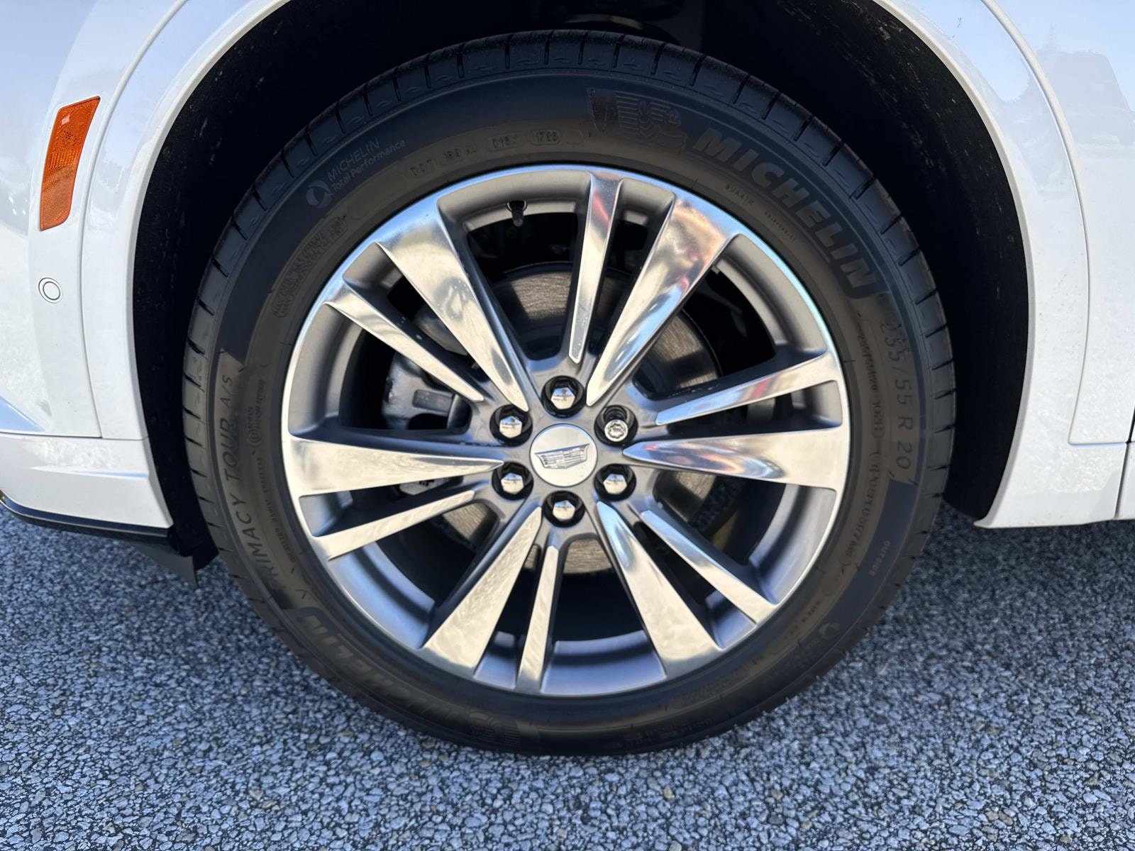 2025 Cadillac XT6 Premium Luxury - Photo 10
