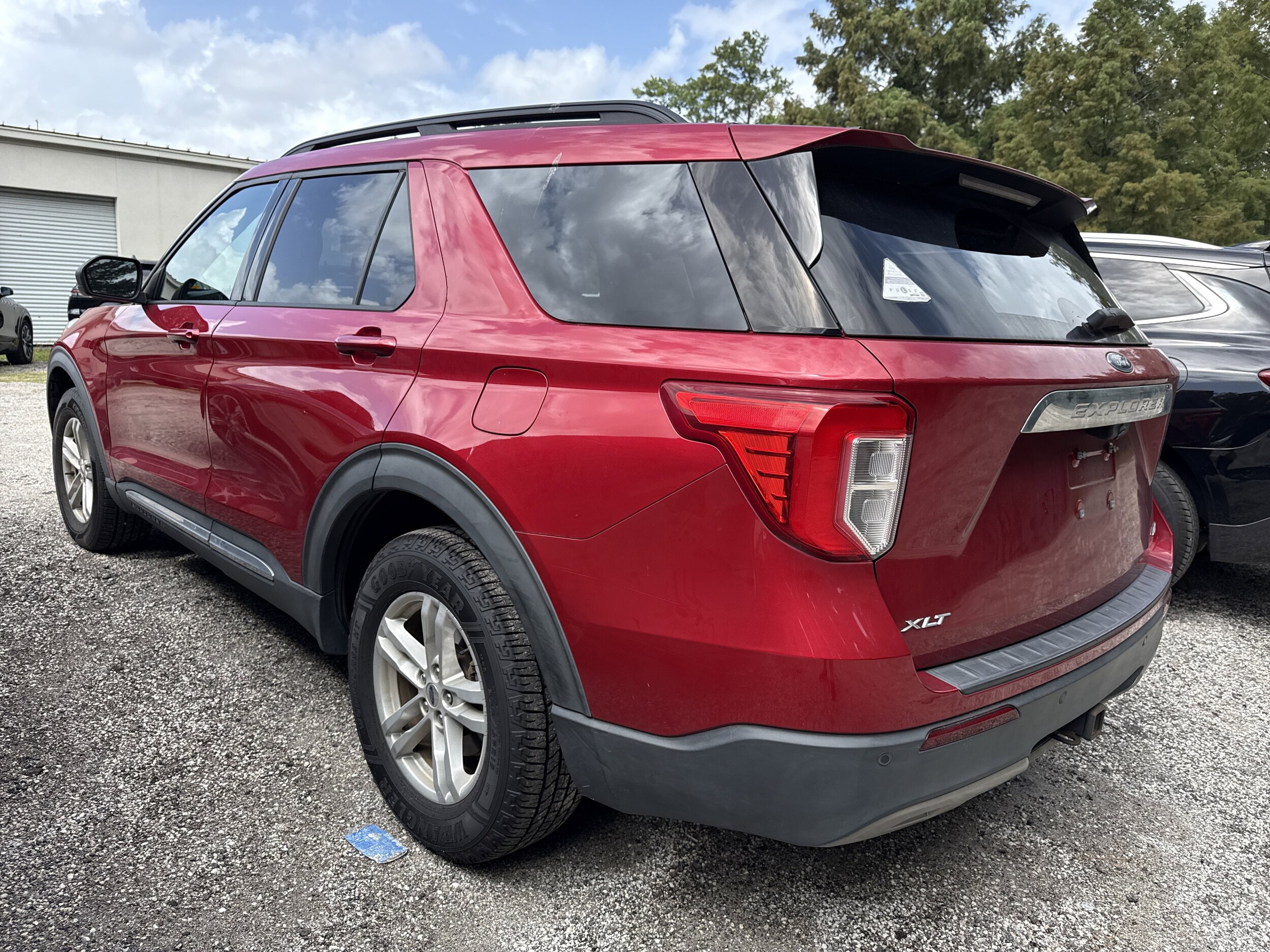 2021 Ford Explorer XLT photo 3