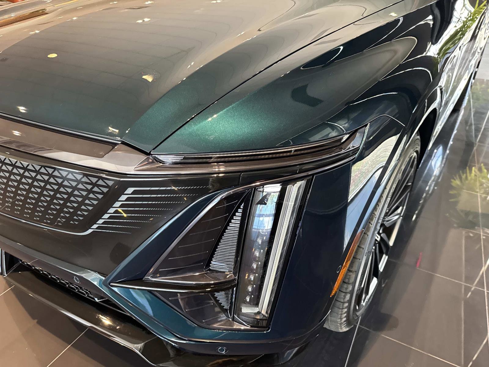 2026 Cadillac LYRIQ V Premium - Photo 7